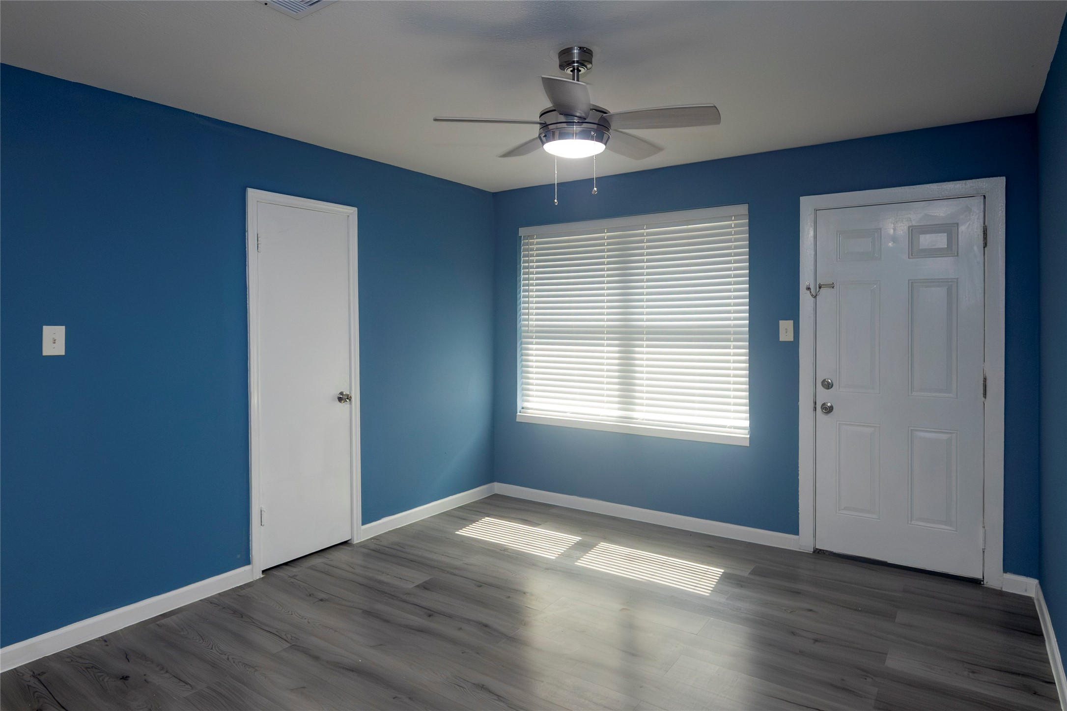 716 Hargest Street B Property Photo 7