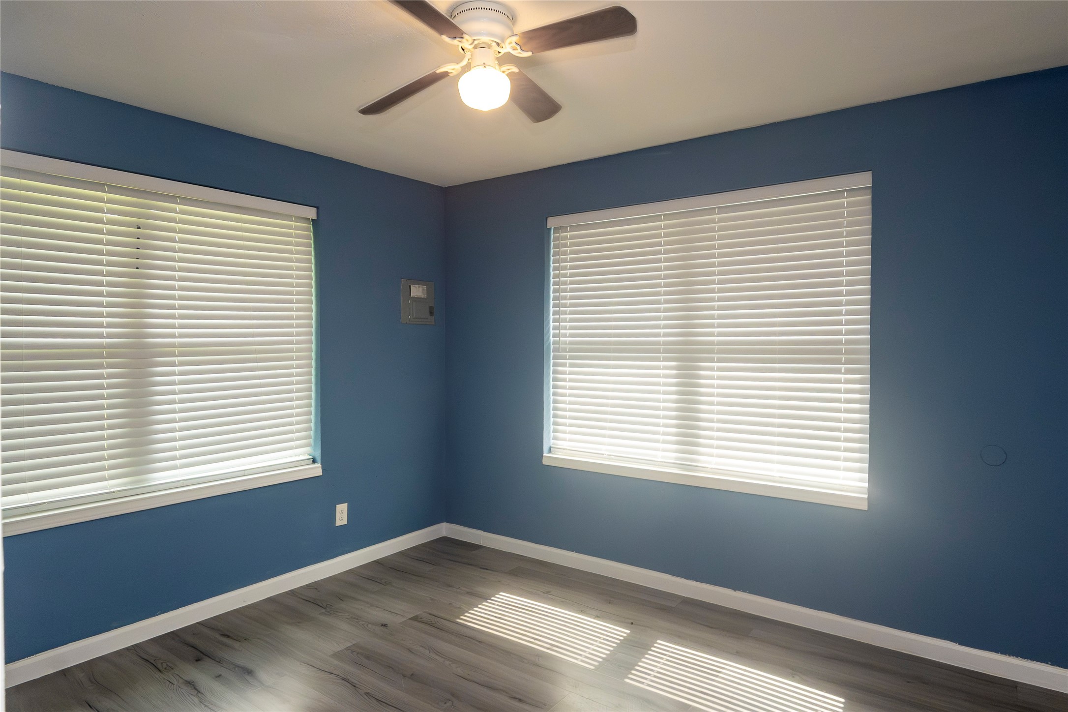 716 Hargest Street B Property Photo 8