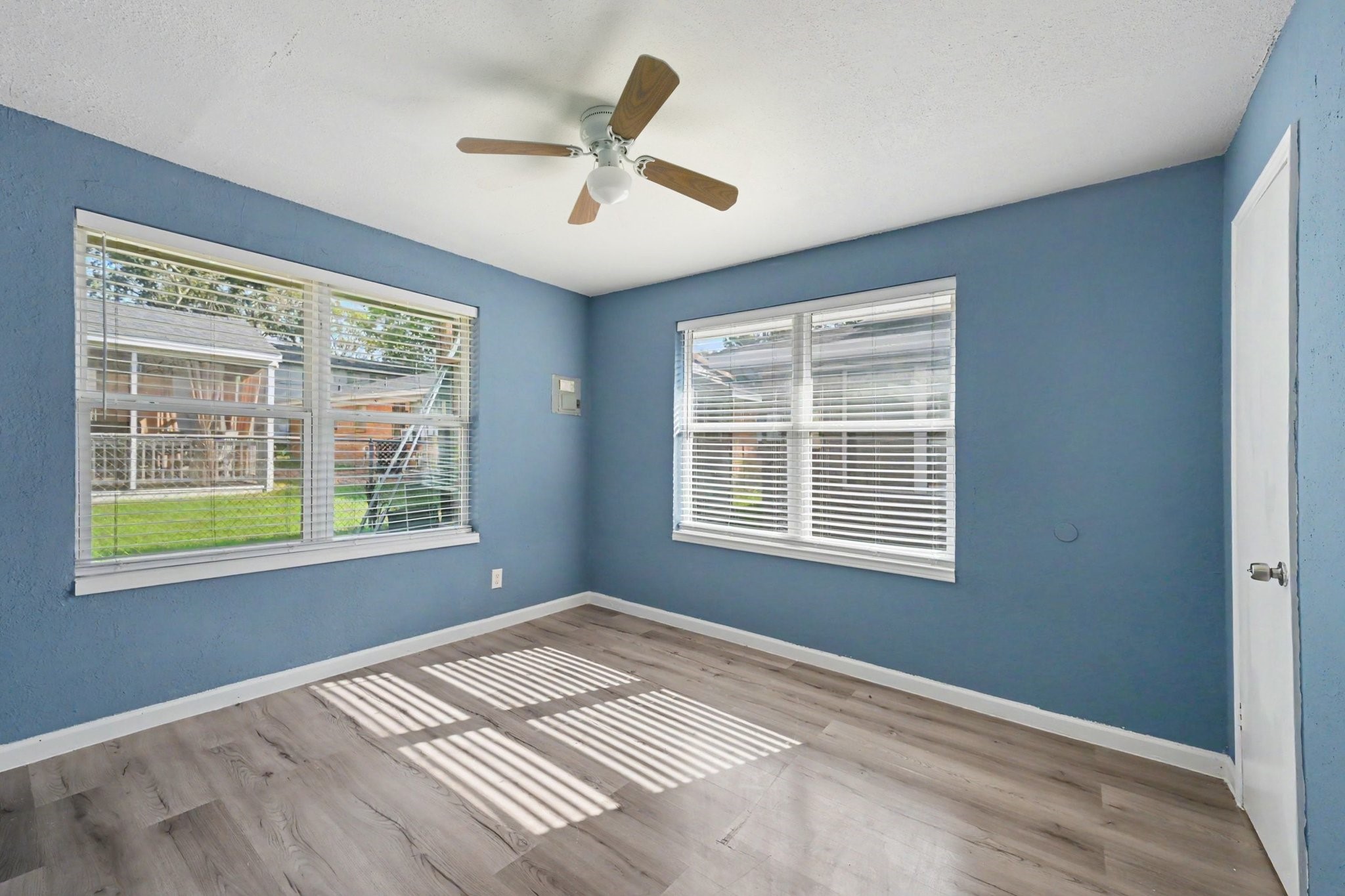 716 Hargest Street B Property Photo 8