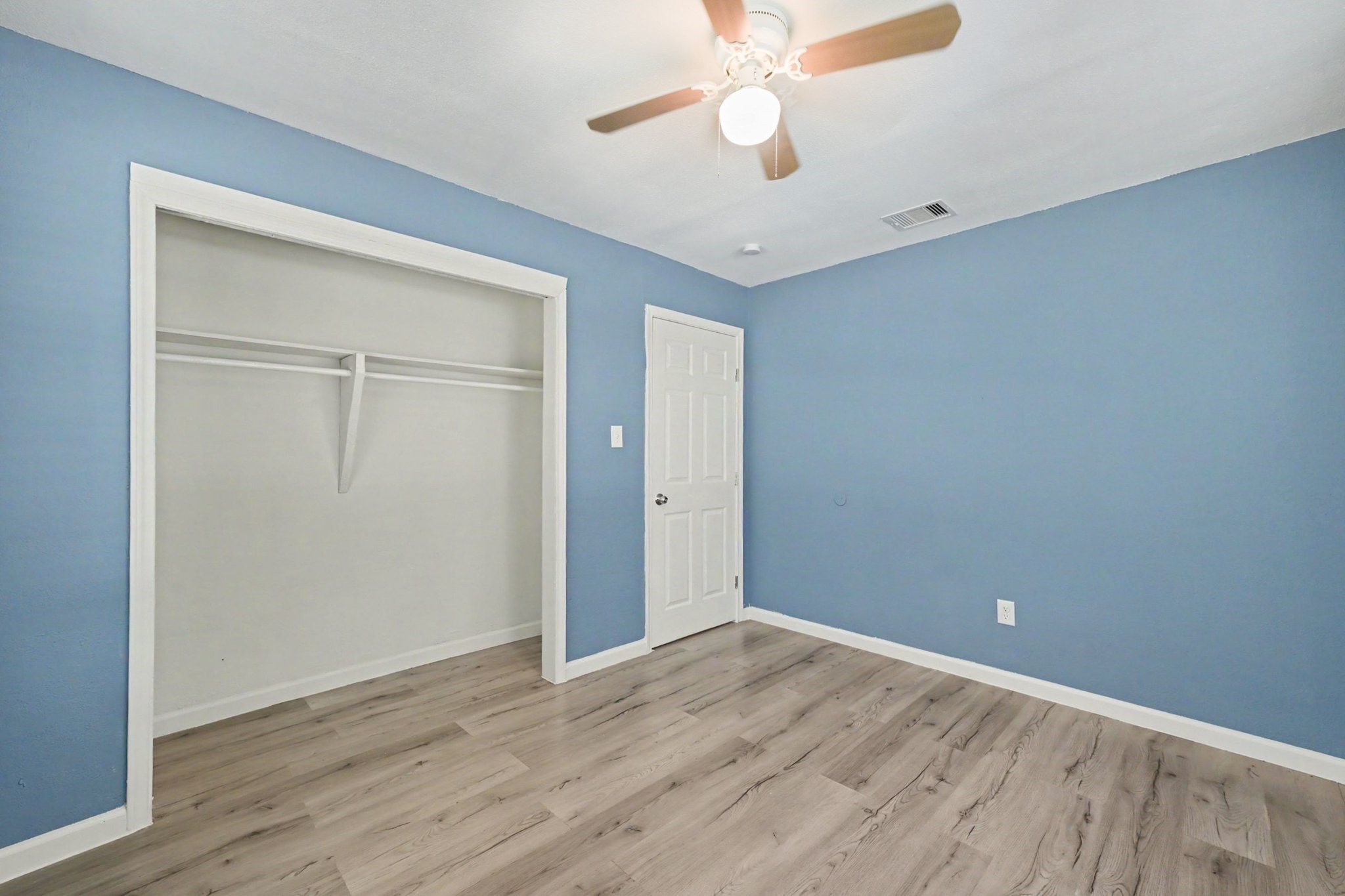 716 Hargest Street B Property Photo 9