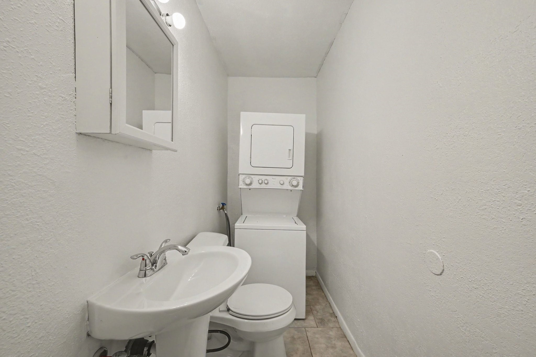 716 Hargest Street B Property Photo 14
