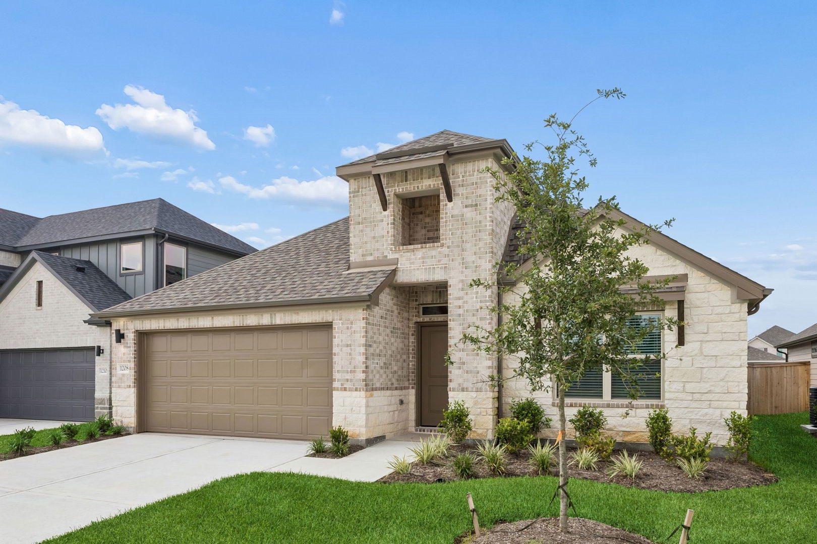 1208 Pavia Fields Drive Property Photo 2