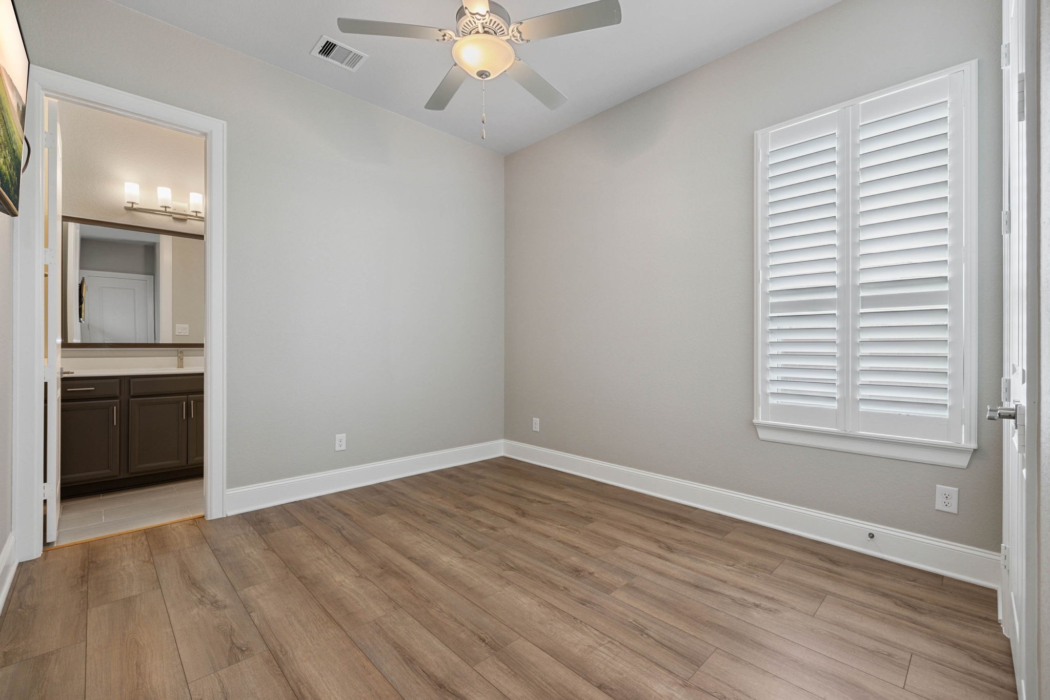 4339 Martin Ridge Drive Property Photo 16