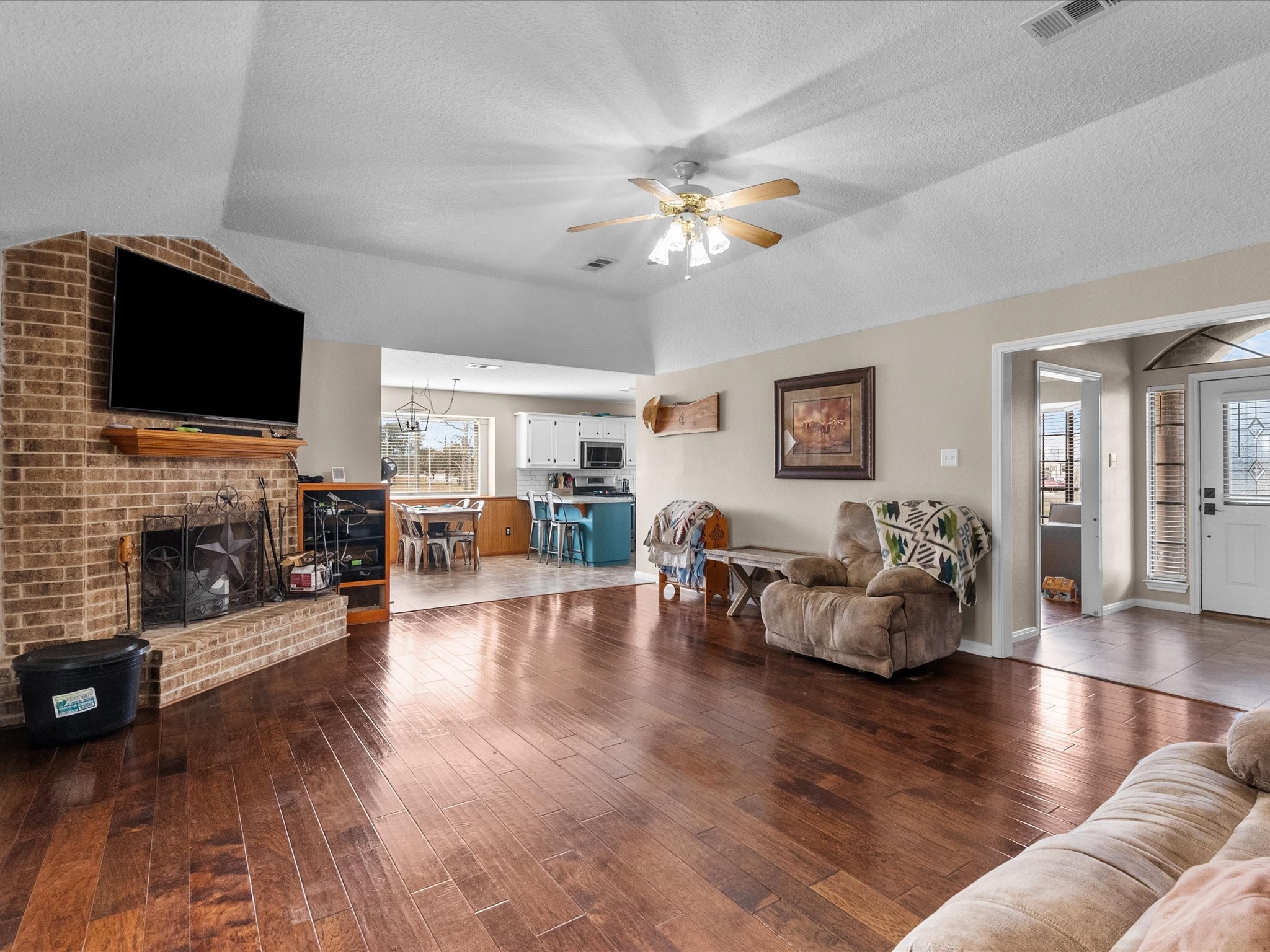 11725 Country Side Drive Property Photo 10