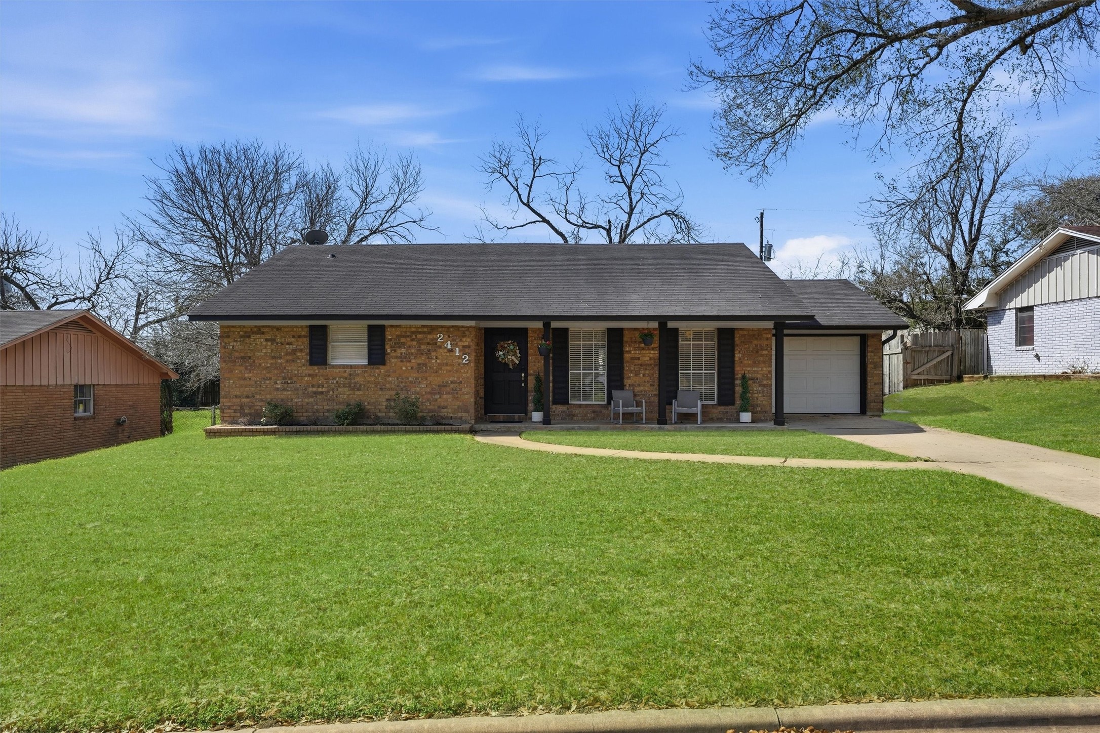 2412 Airline Drive Property Photo