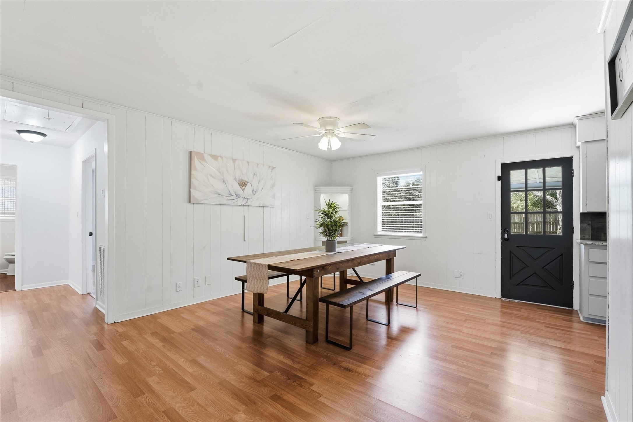 2412 Airline Drive Property Photo 10