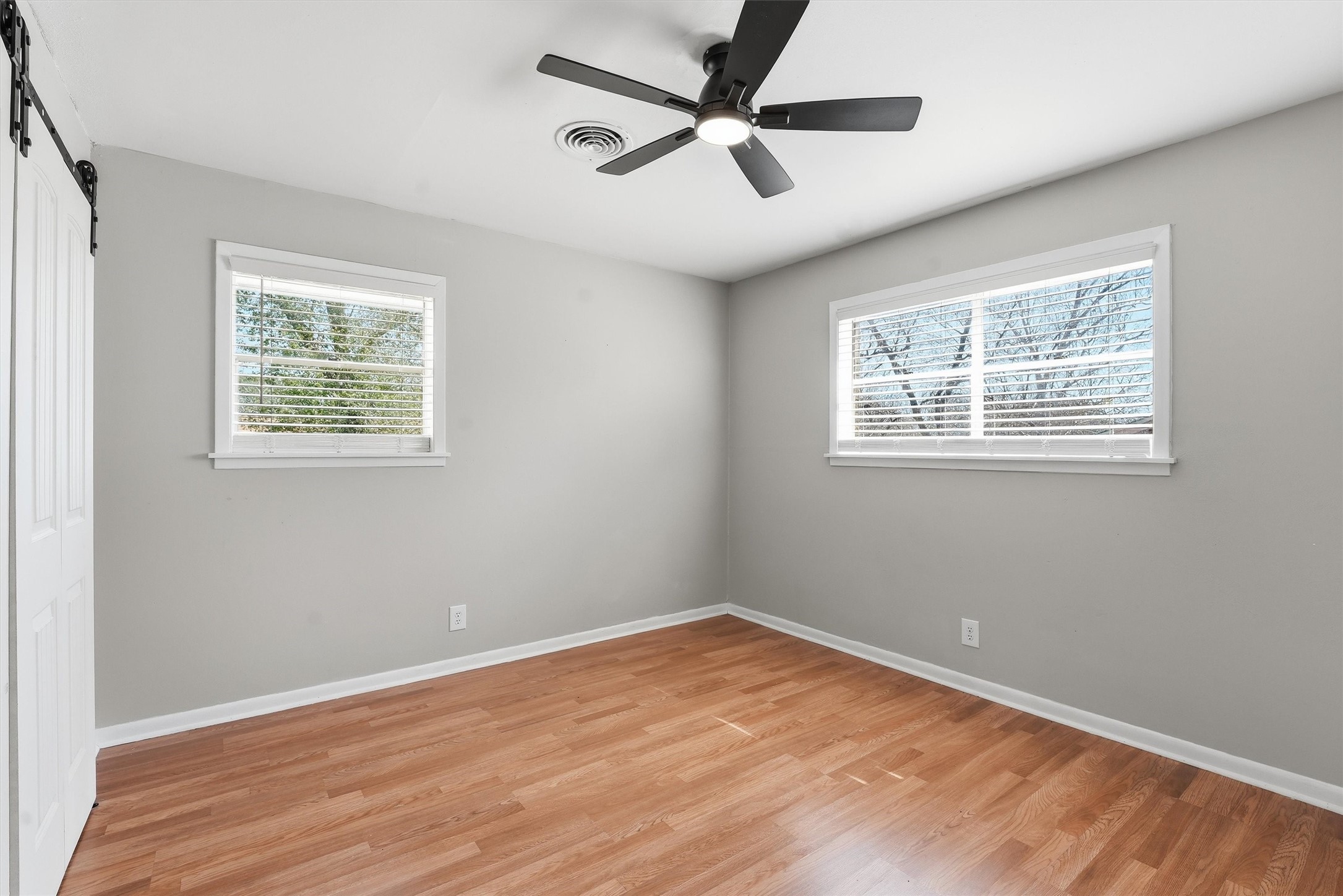 2412 Airline Drive Property Photo 16