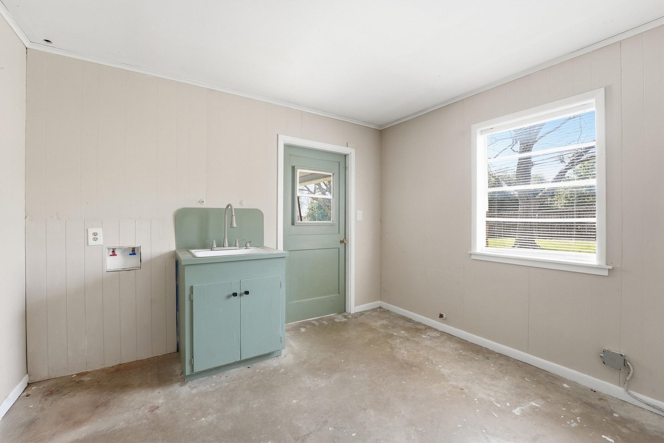 2412 Airline Drive Property Photo 19