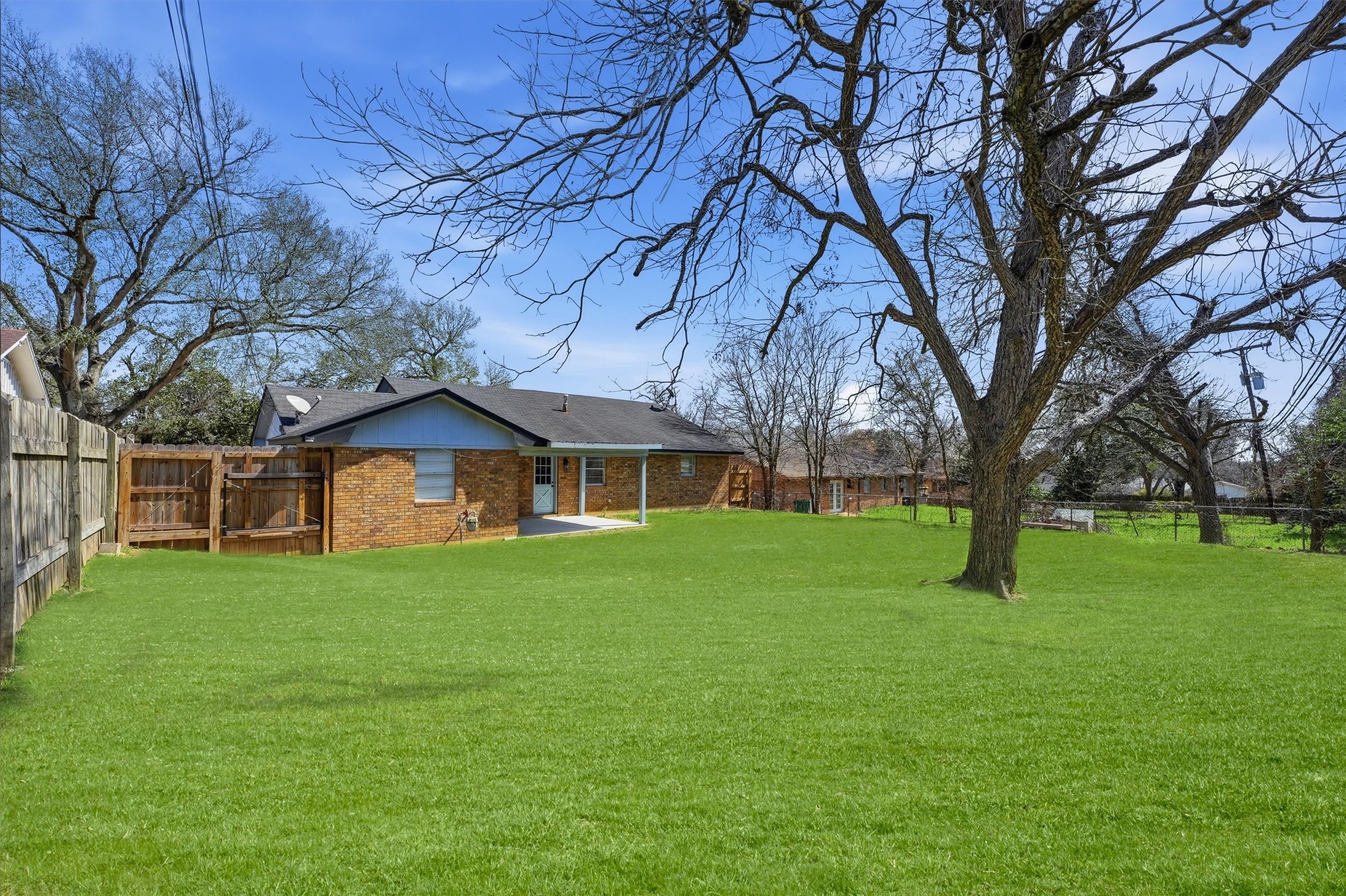 2412 Airline Drive Property Photo 24
