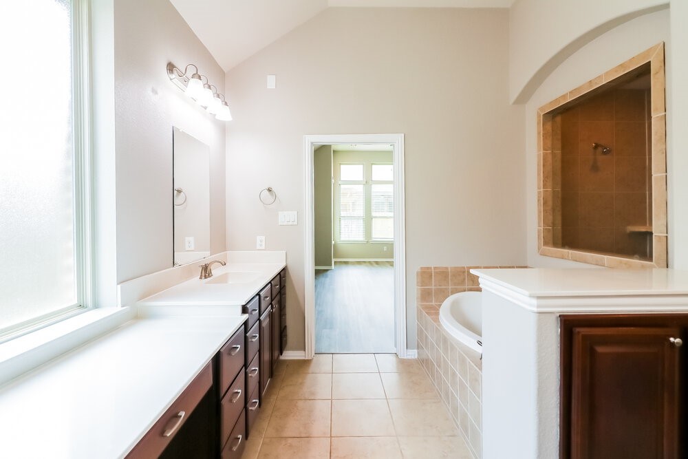 29023 Oldfield Court Property Photo 13