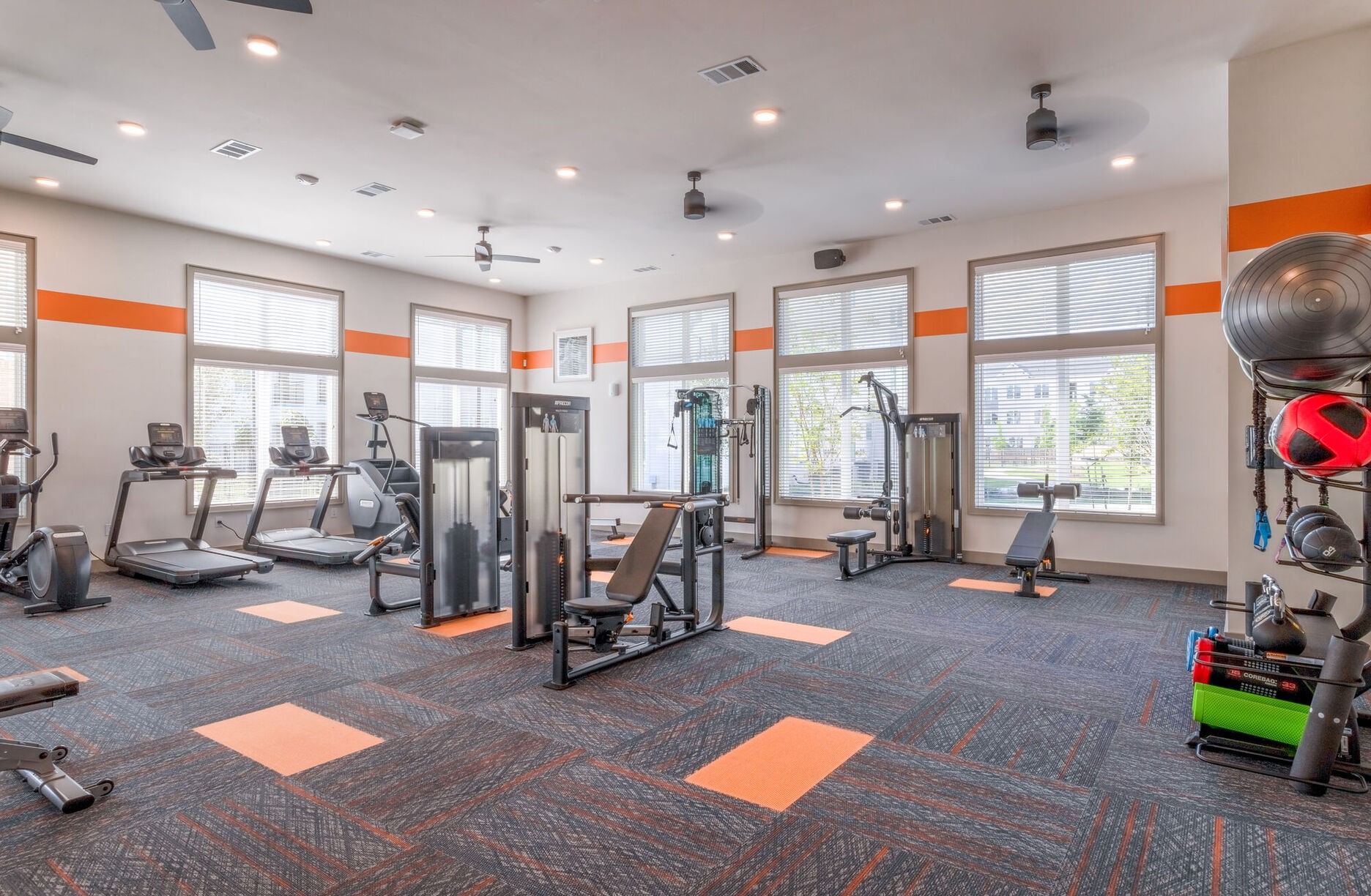 13939 Hillcroft Avenue 1307 Property Photo 16
