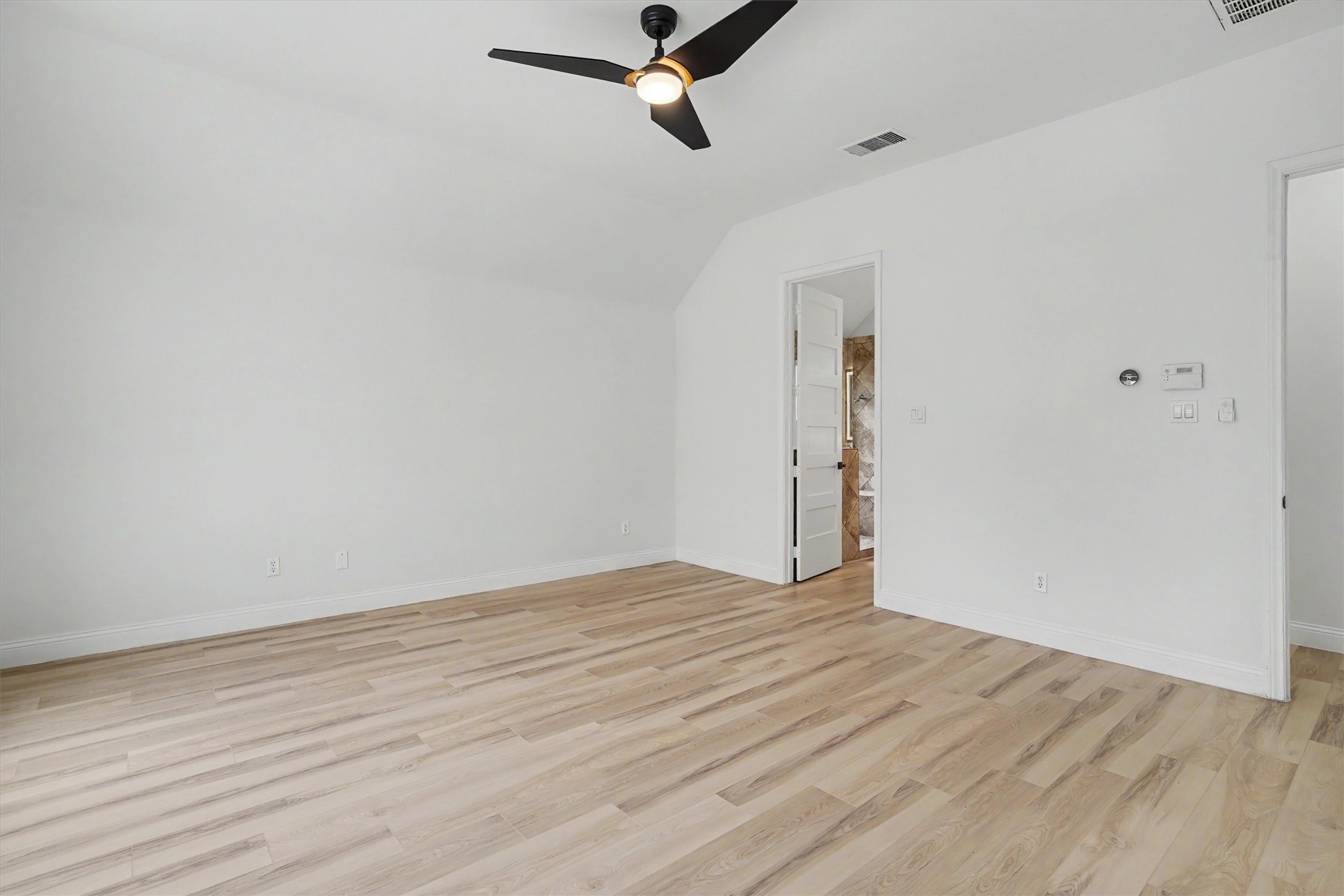 2905 Summer Cape Court Property Photo 16