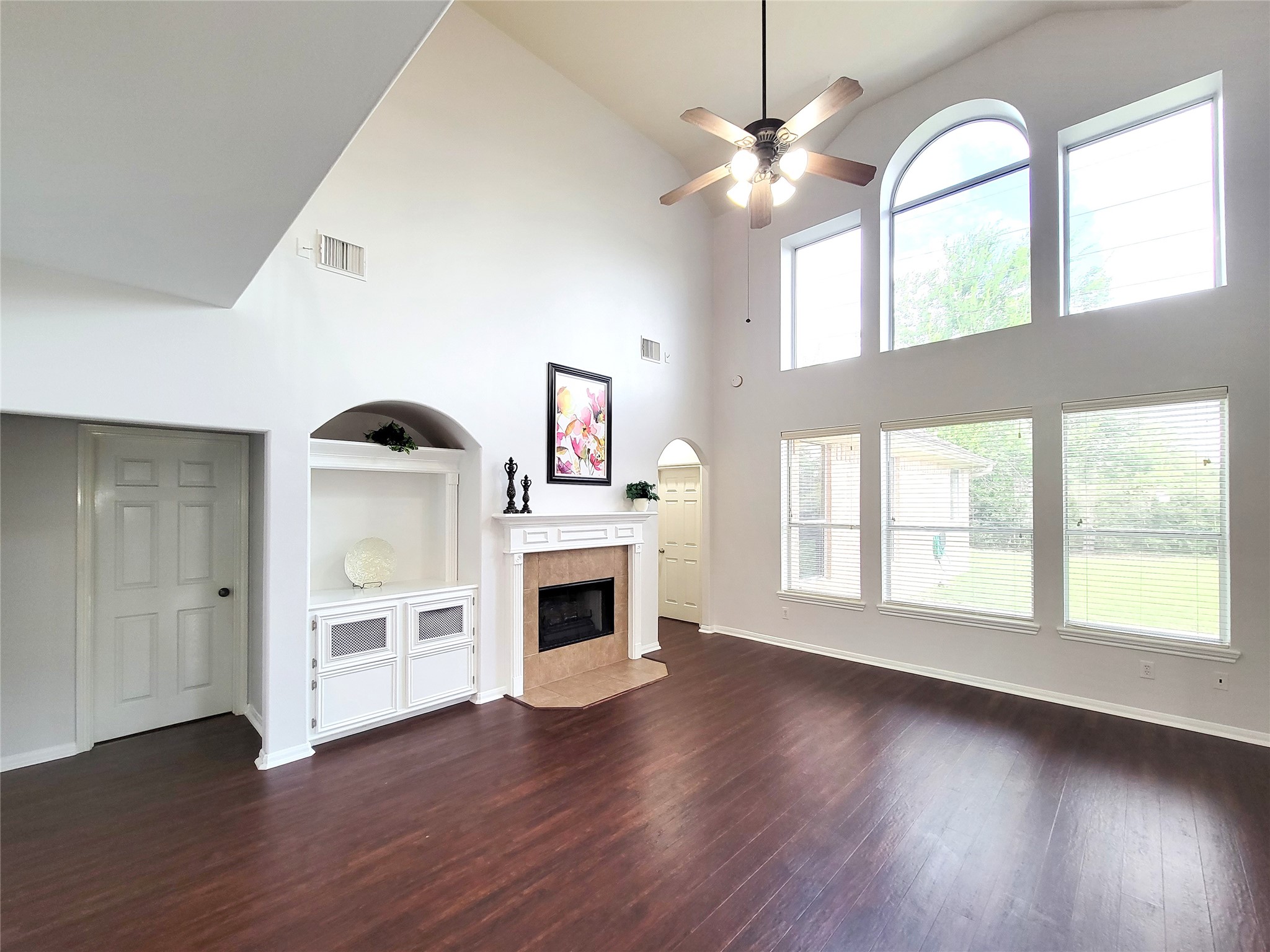 17715 Laguna Trail Drive Property Photo 12