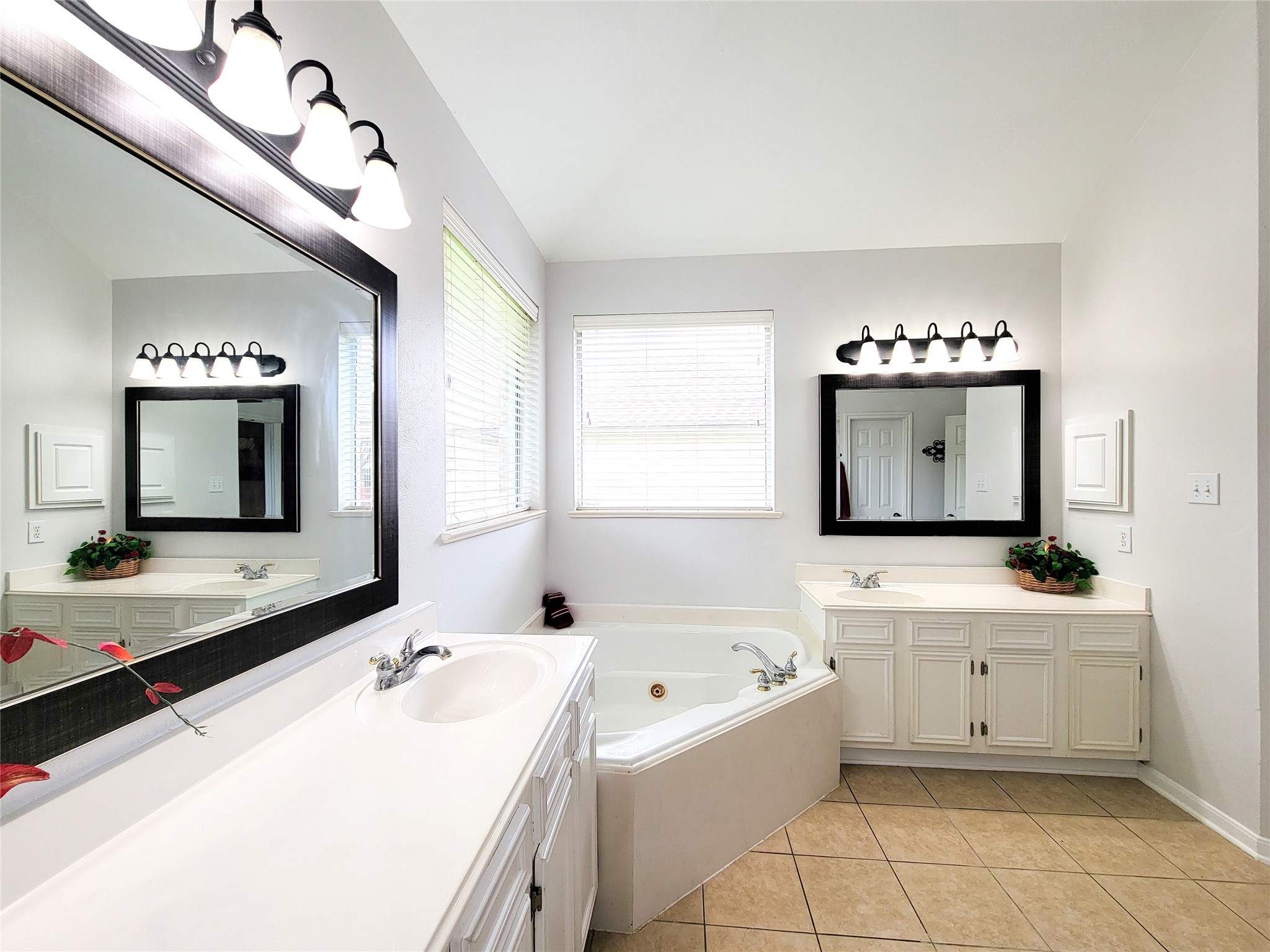 17715 Laguna Trail Drive Property Photo 26