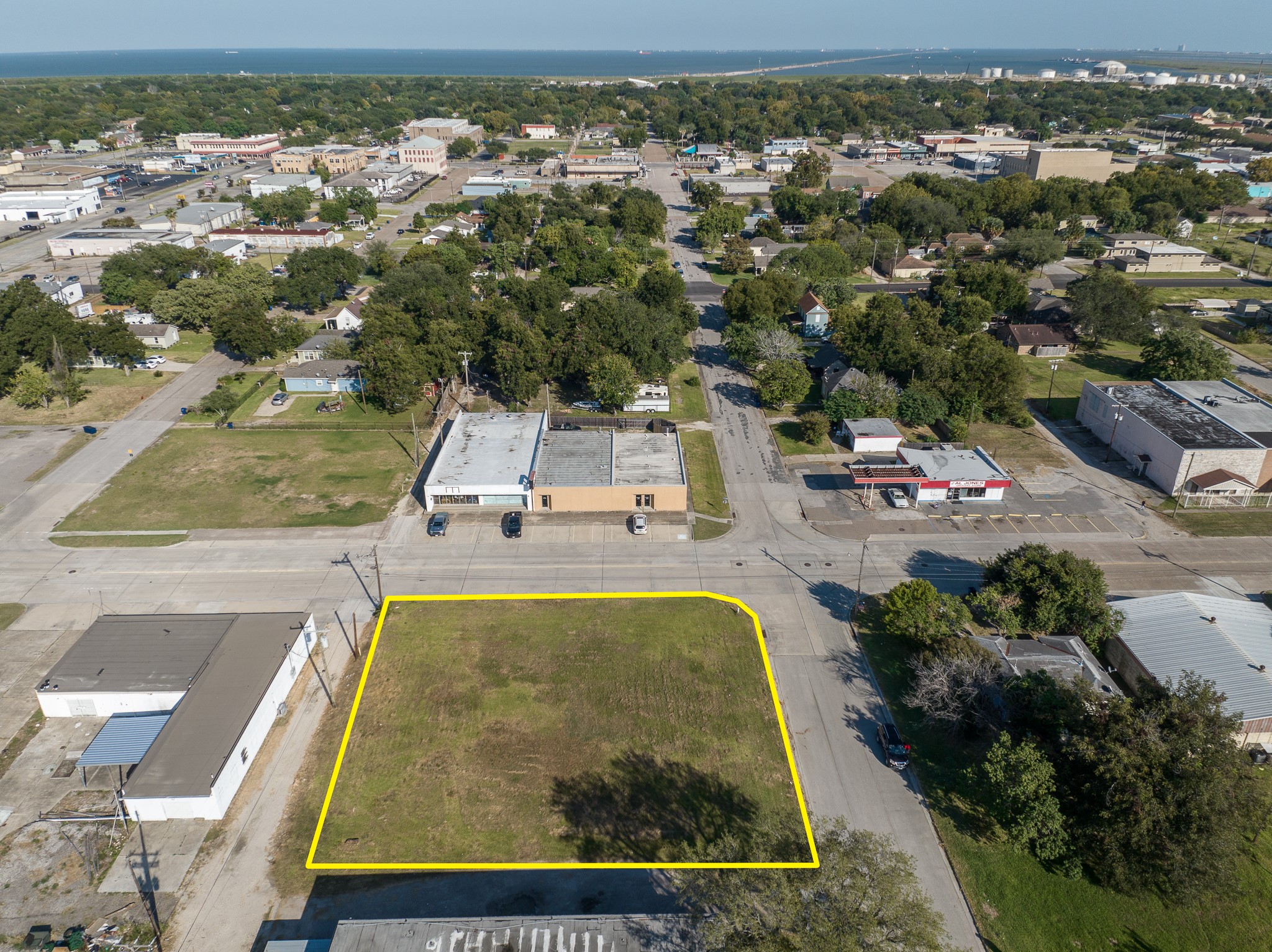 705 9th Street N Property Photo 1