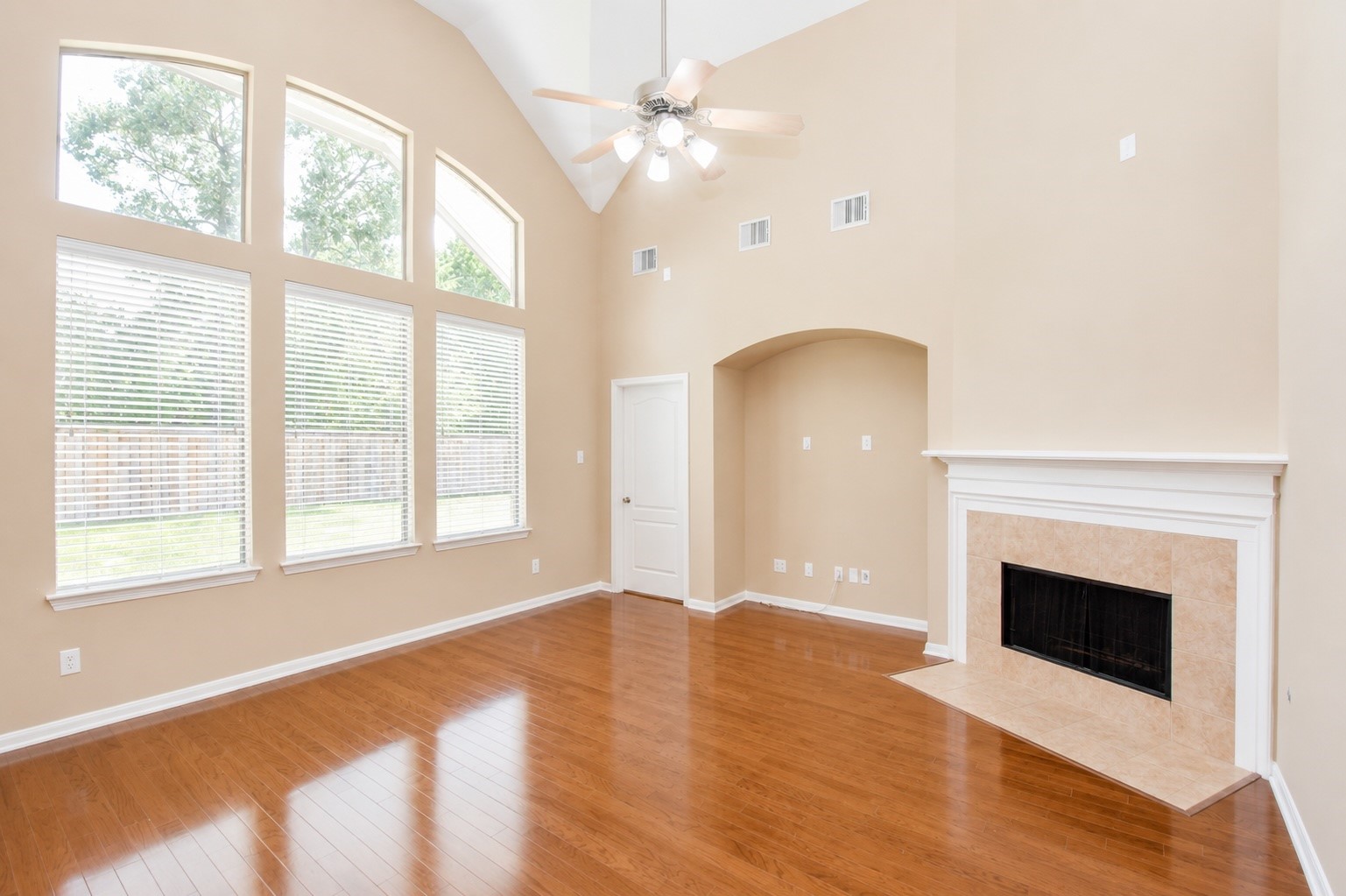 21223 Pennshore Lane Property Photo 8