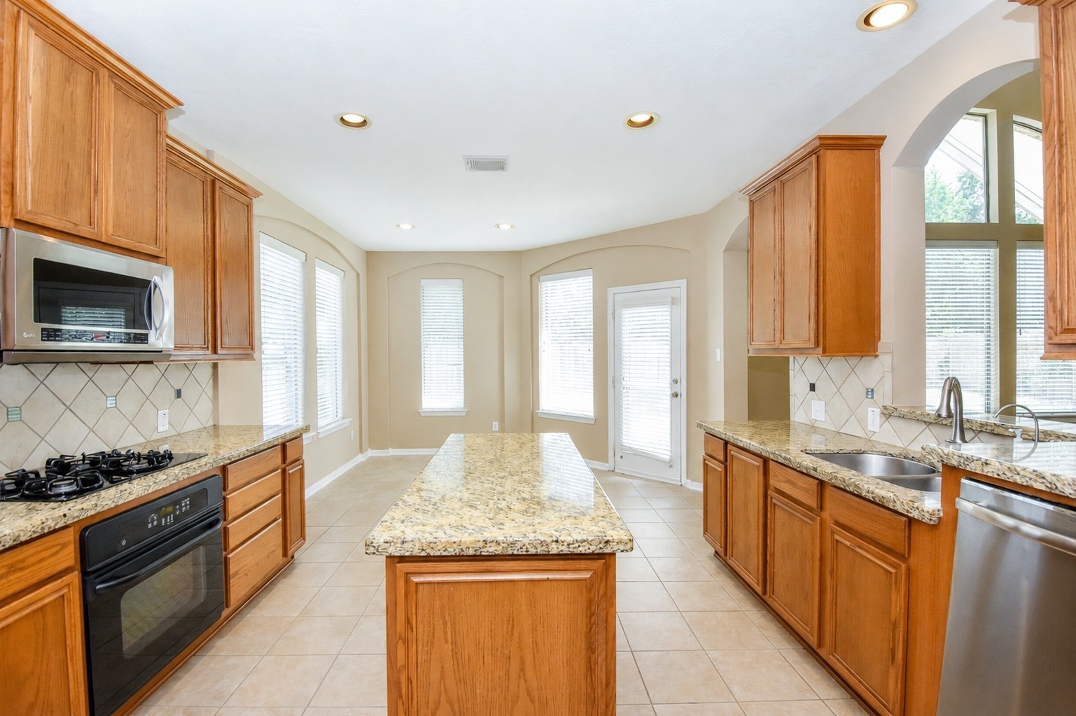 21223 Pennshore Lane Property Photo 13