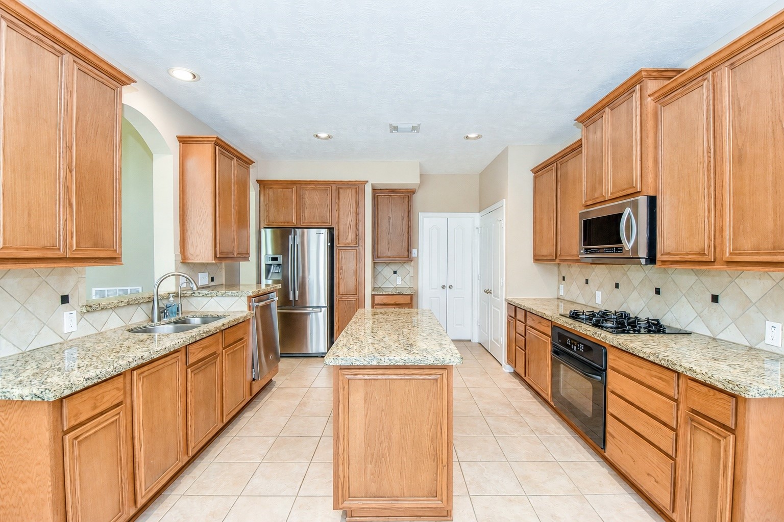21223 Pennshore Lane Property Photo 15