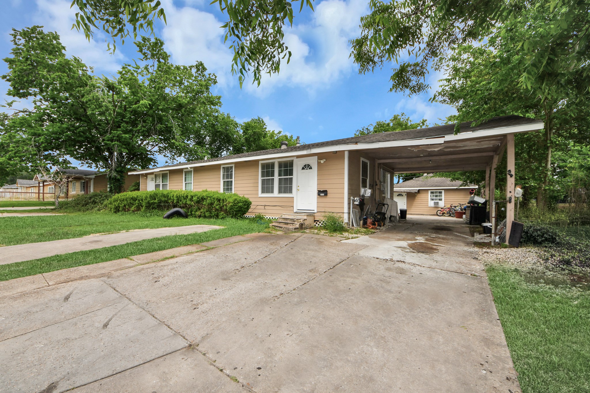 8414 Garland Street Property Photo 10