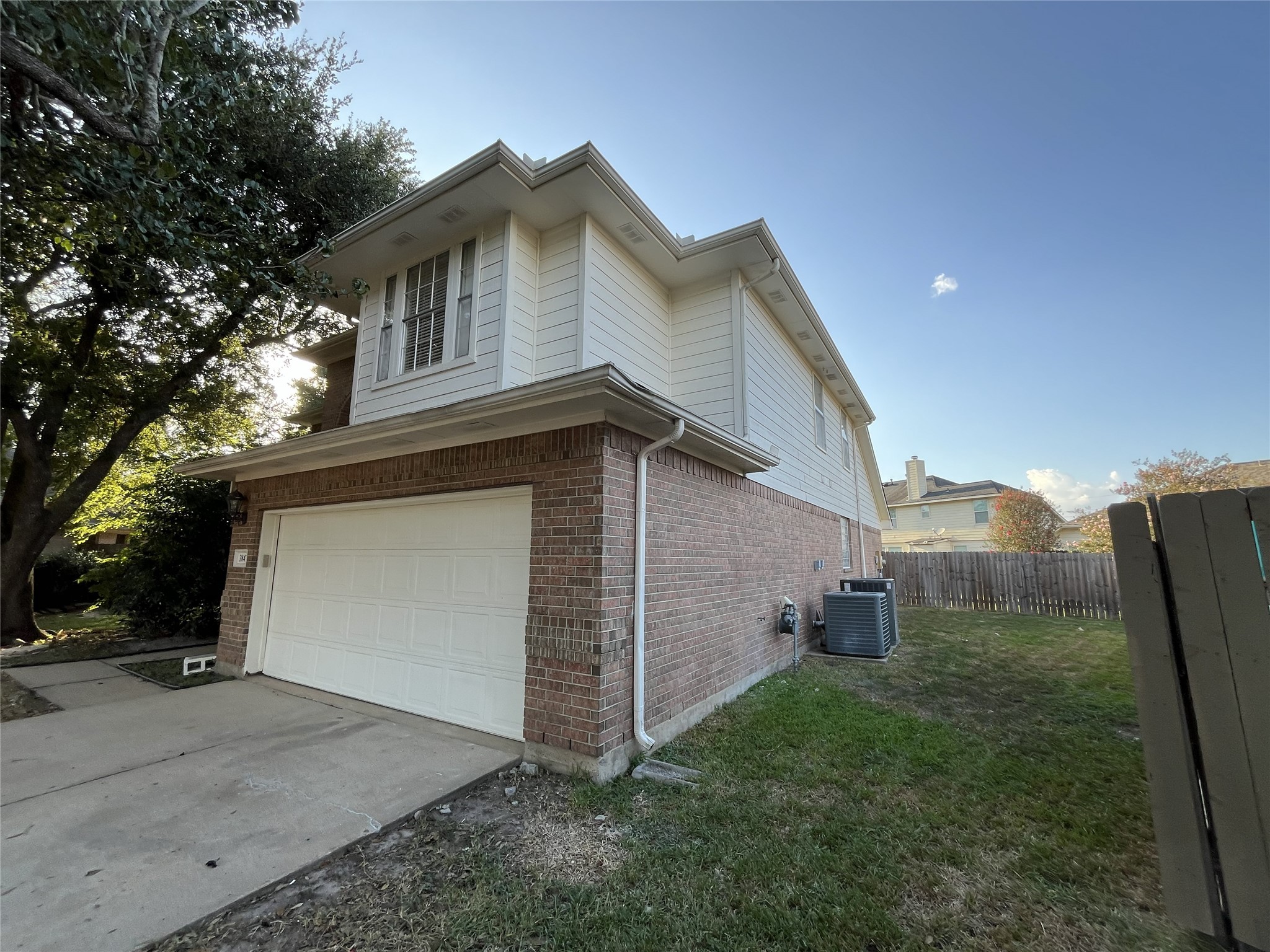 3847 Landon Park Drive Property Photo 2