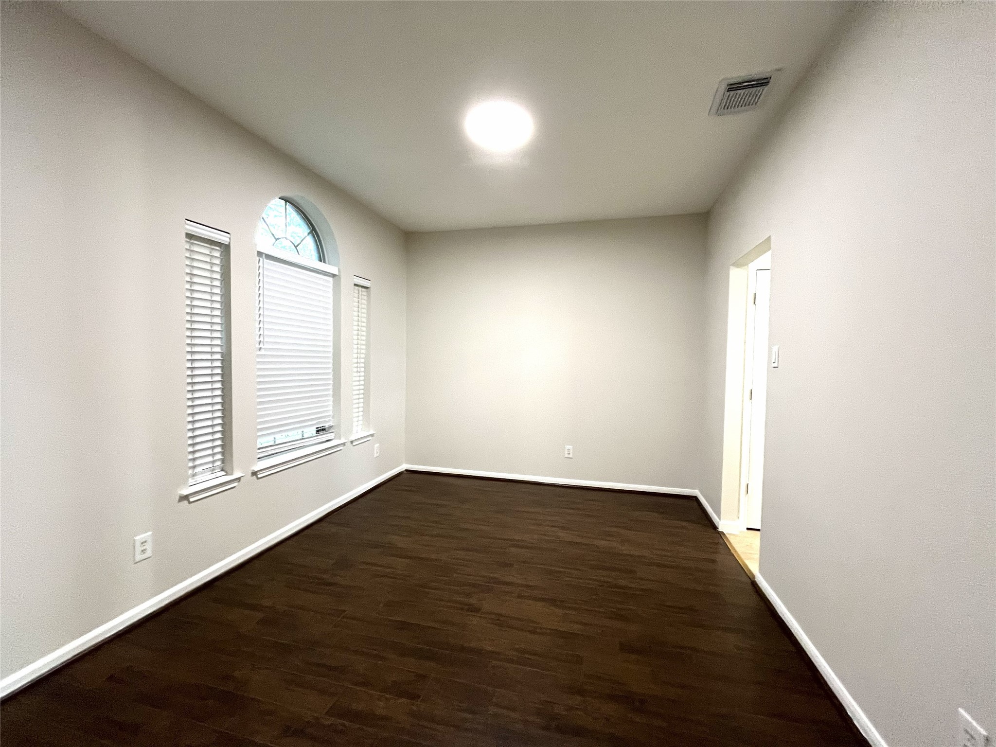 3847 Landon Park Drive Property Photo 4