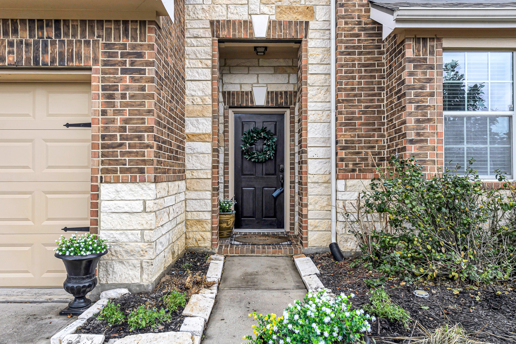 26302 Creston Cliff Court Property Photo 3