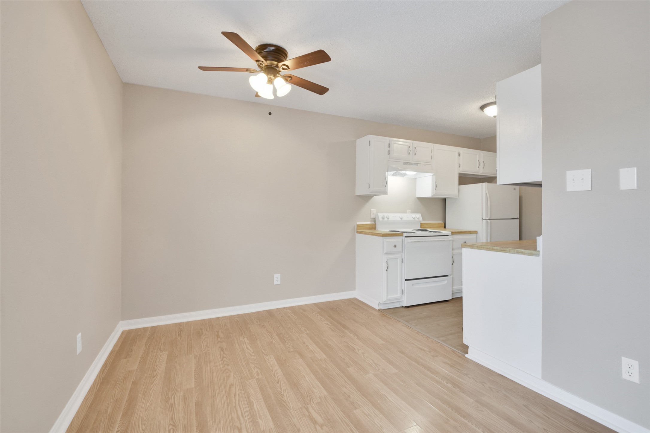 1300 Baker Ave Avenue A3 Property Photo 2