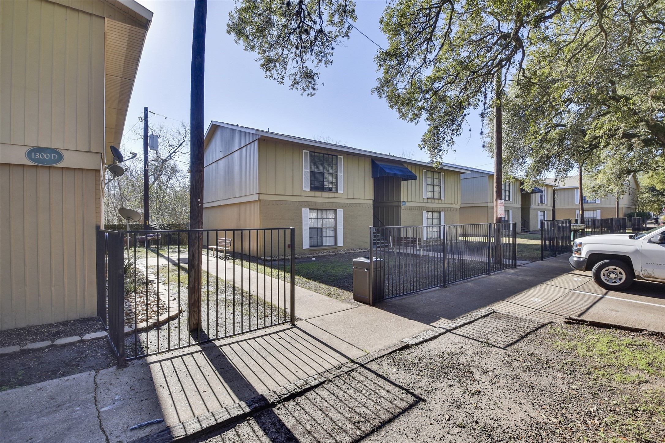 1300 Baker Ave Avenue A3 Property Photo 4