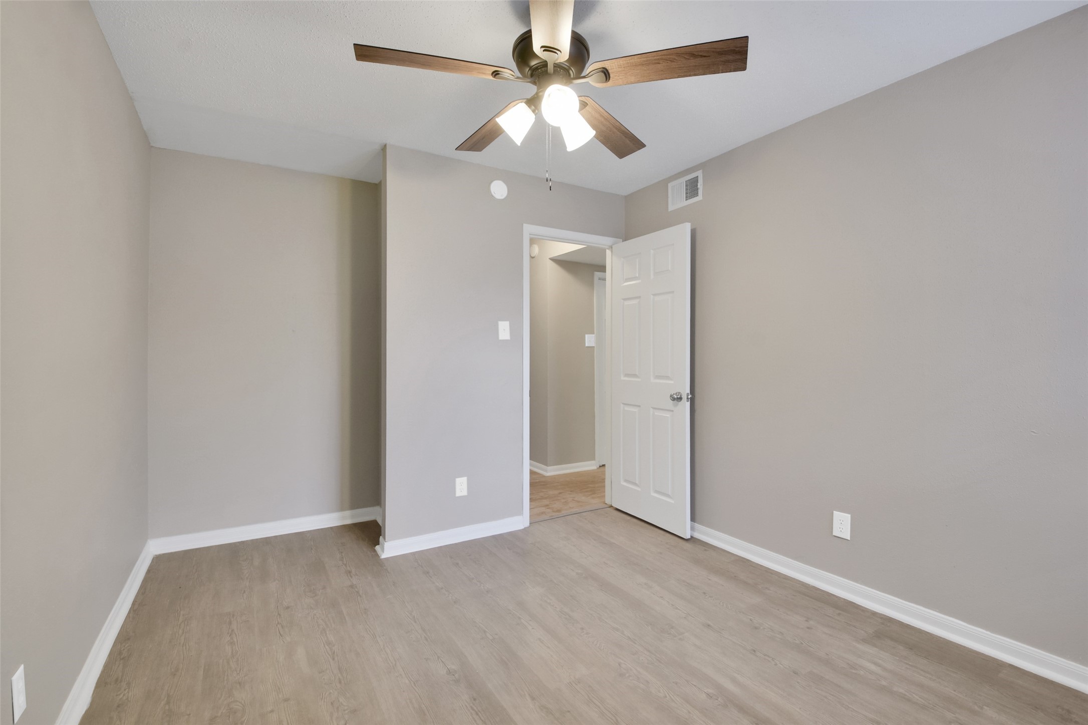 1300 Baker Ave Avenue A3 Property Photo 8