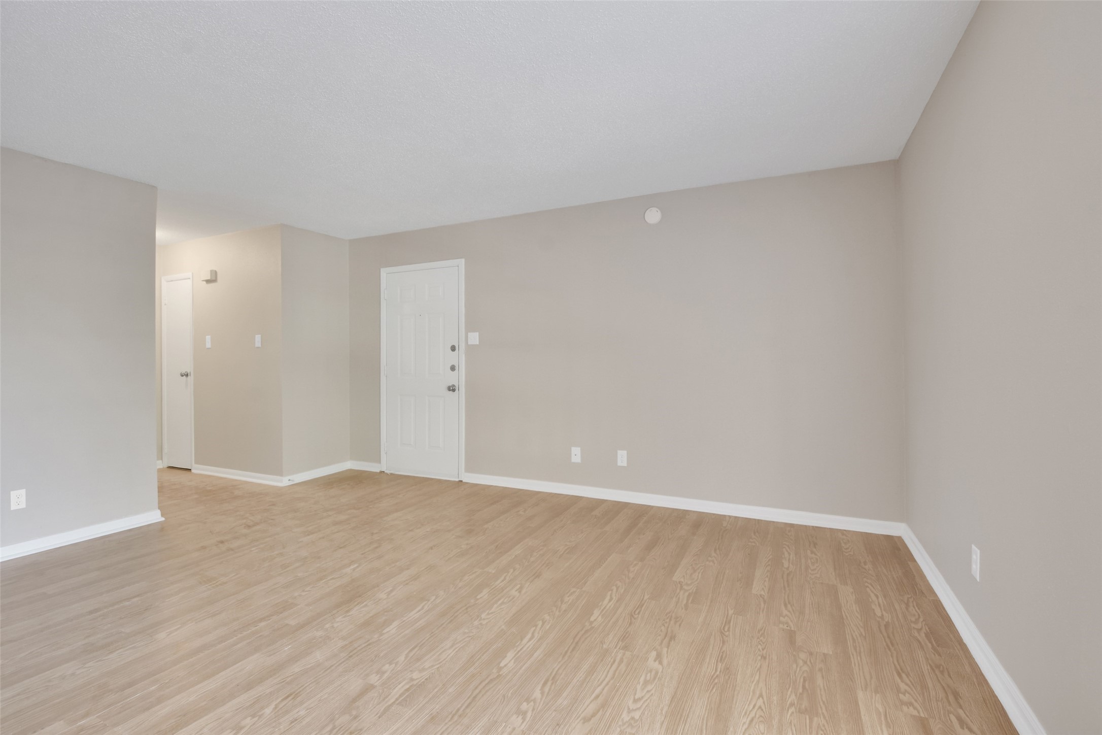 1300 Baker Ave Avenue A3 Property Photo 11