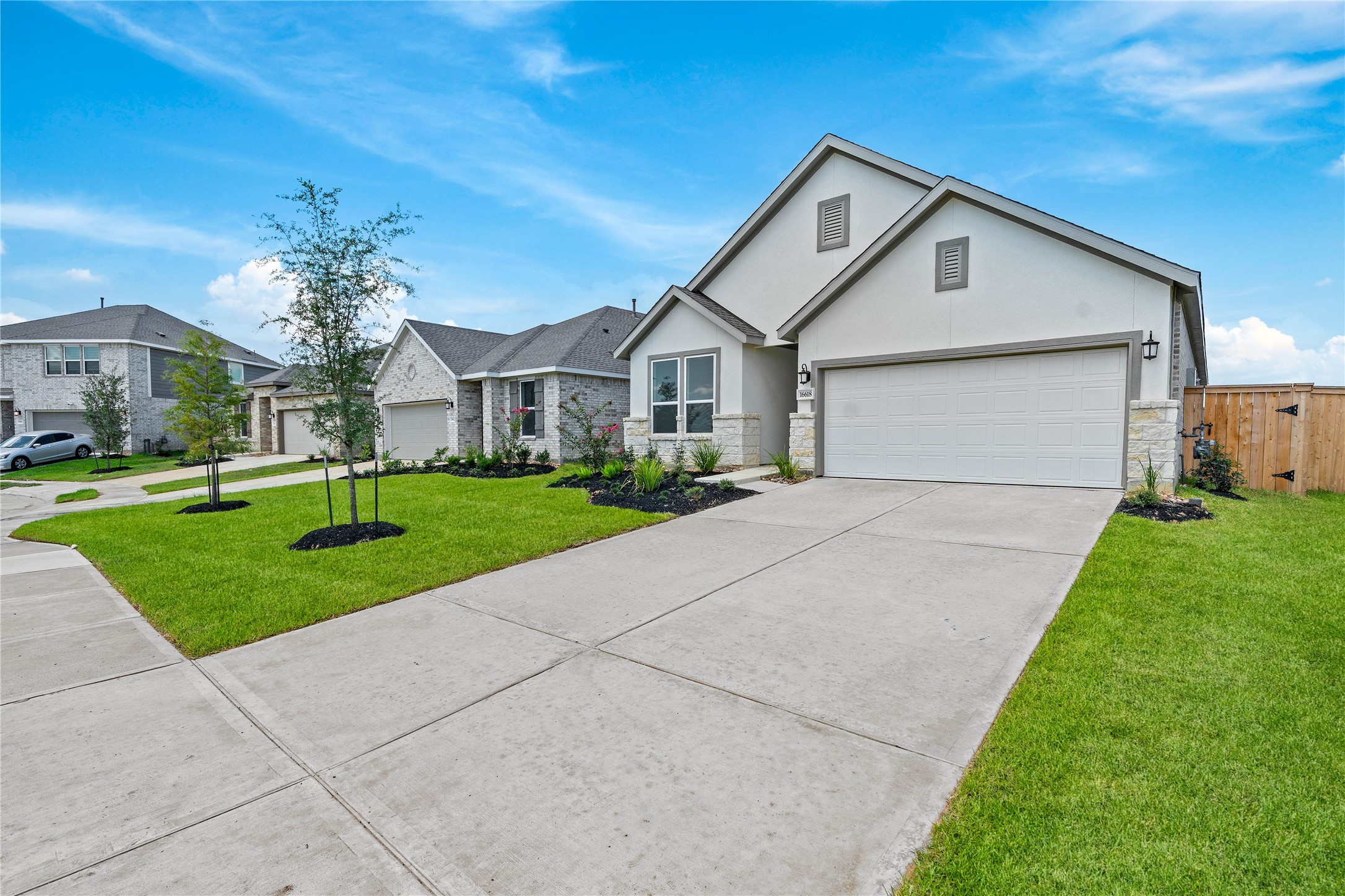 16618 Golden Harvest Drive Property Photo 2