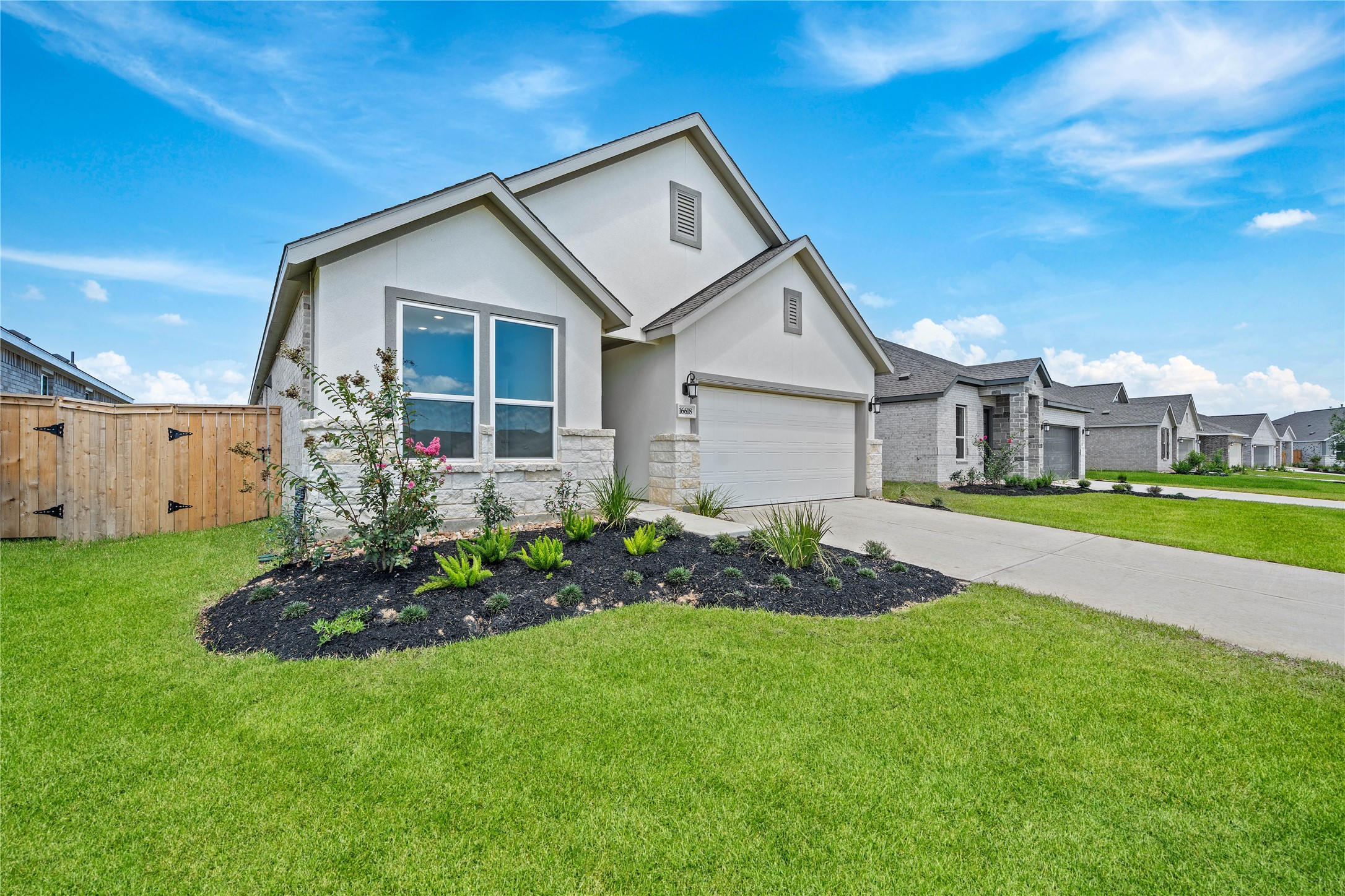 16618 Golden Harvest Drive Property Photo 3