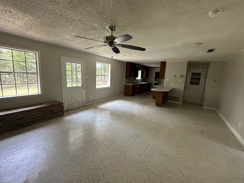 2704 Park Drive Property Photo 4