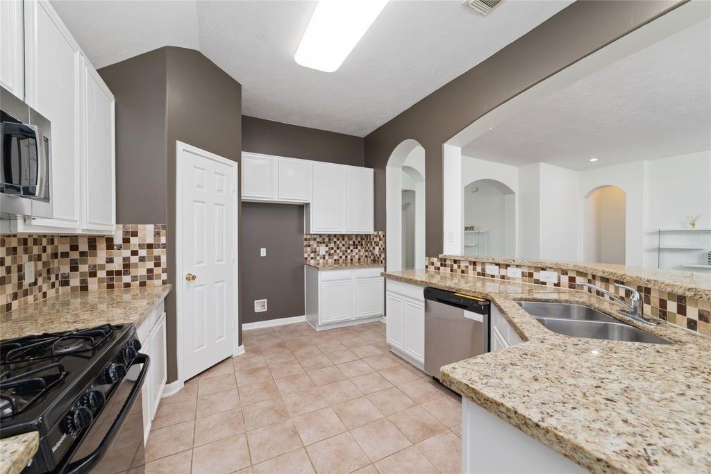 8122 Dune Brooke Dr Property Photo 7