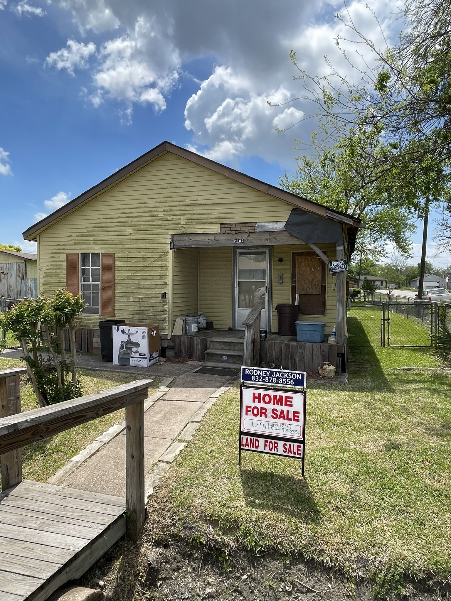 2202 Jones Road Property Photo 1
