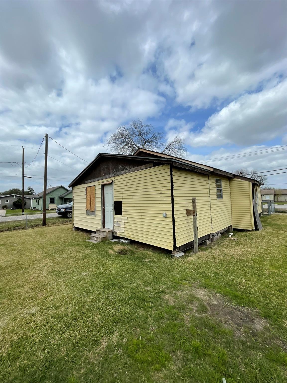 2202 Jones Road Property Photo 8