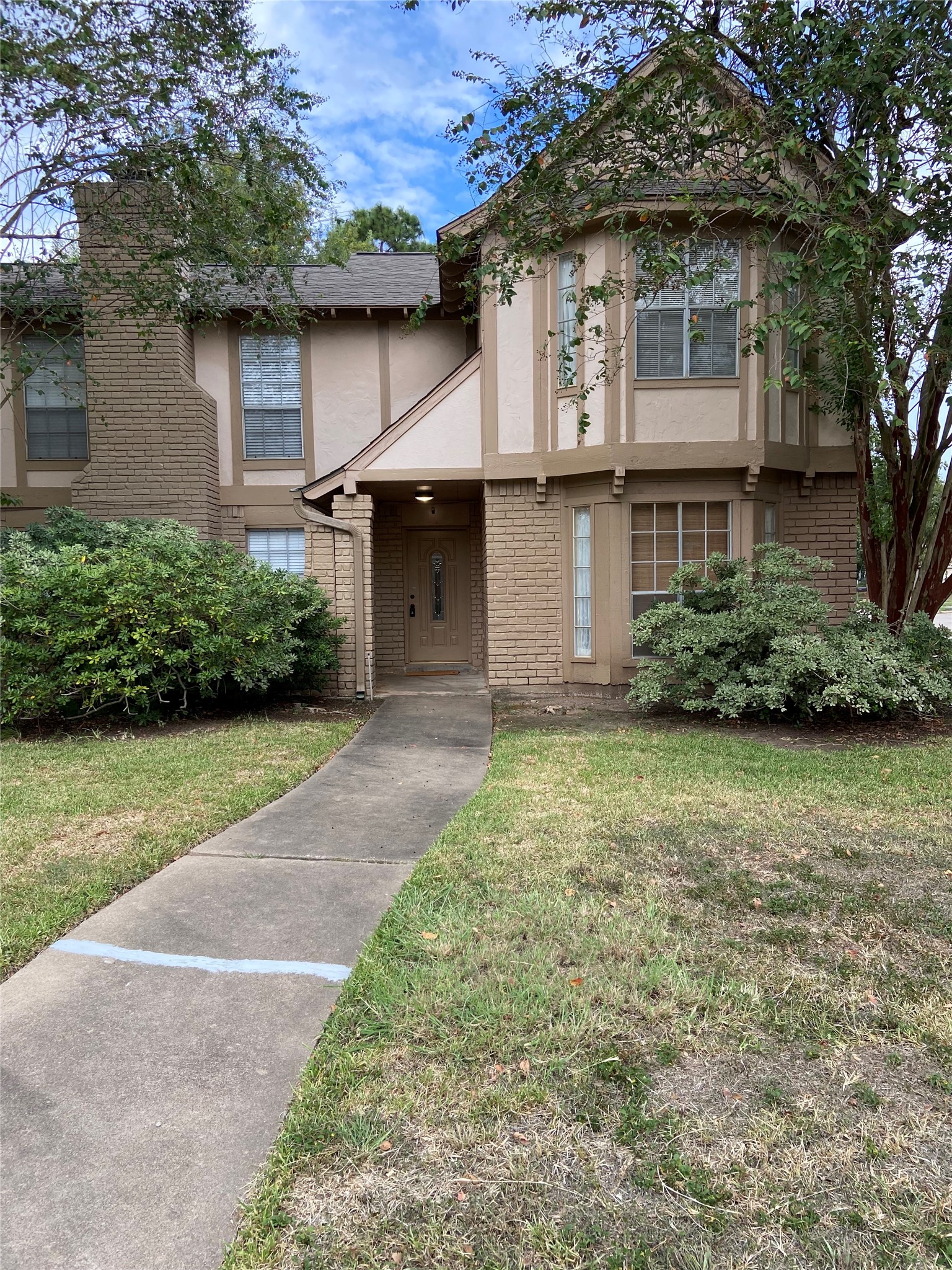 14802 Sagamore Hills Drive Property Photo 1