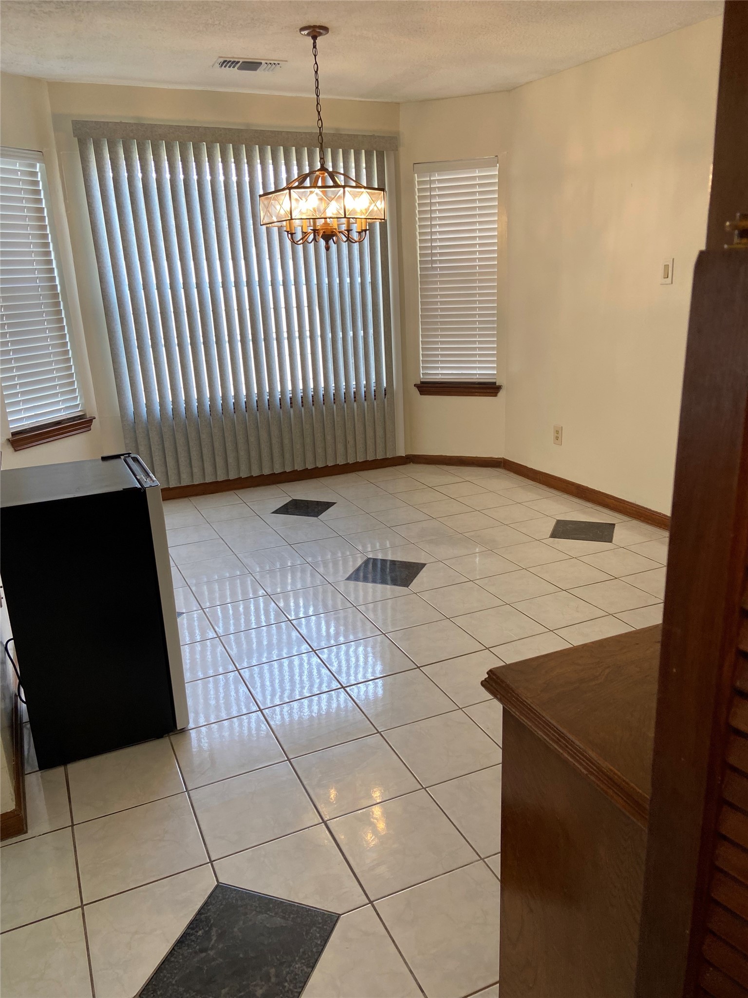 14802 Sagamore Hills Drive Property Photo 9