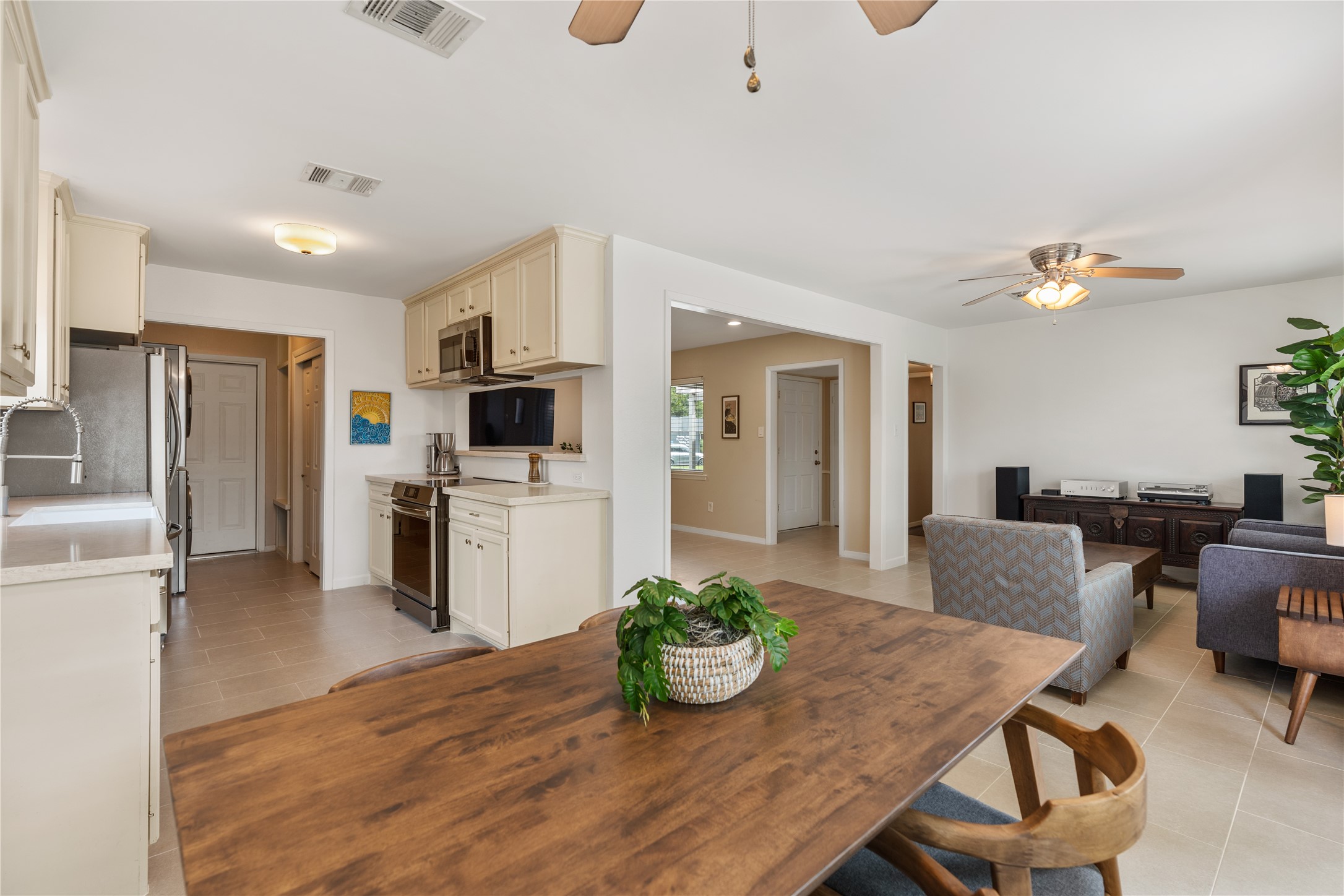 2302 Willowby Drive Property Photo 10
