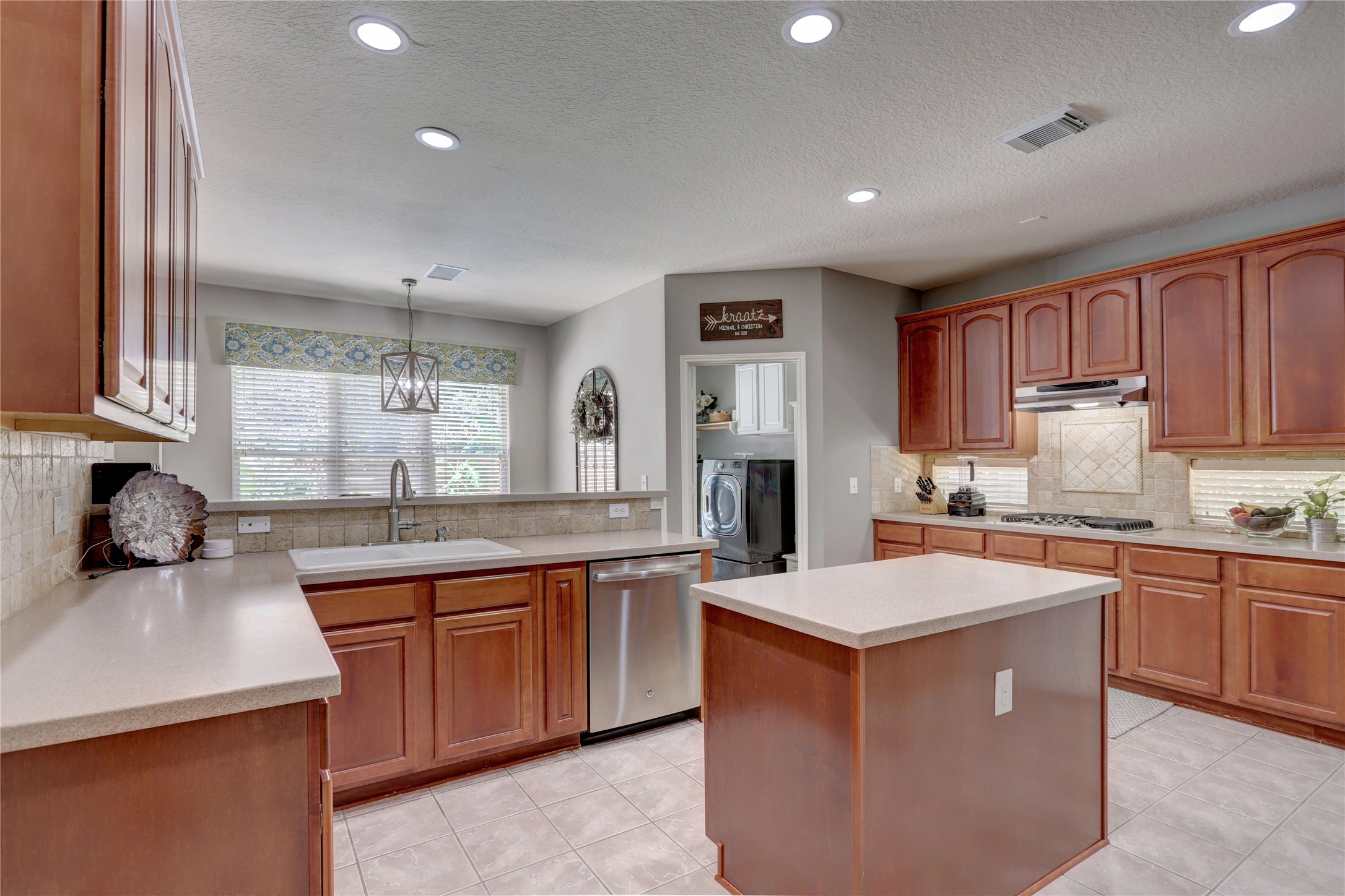 19 S Linton Ridge Circle Property Photo 3