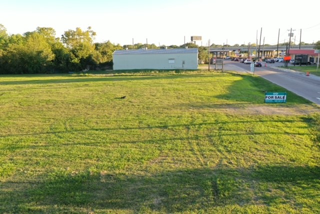 2225 Lake Road Property Photo