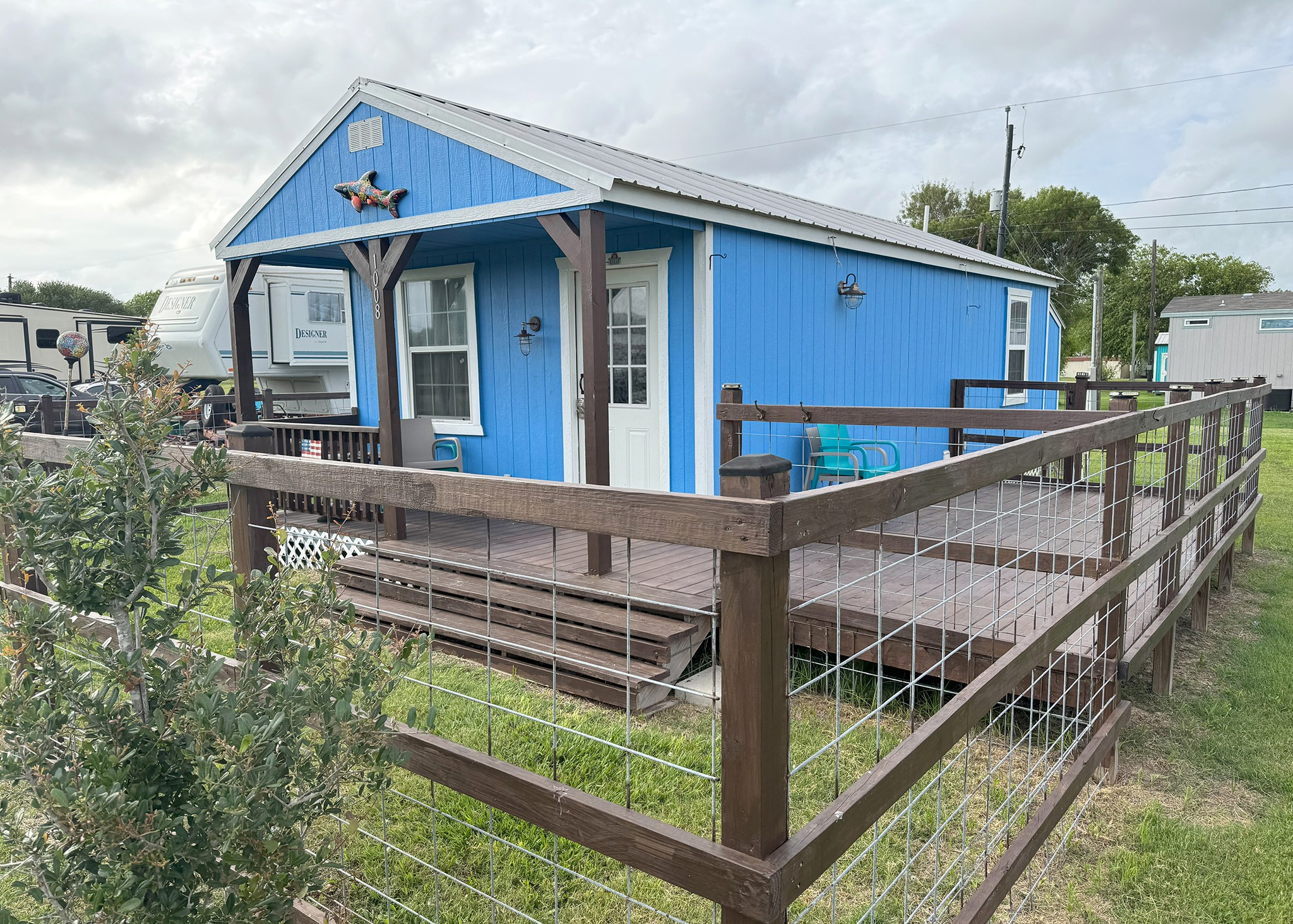 1008 W Dallas Avenue Property Photo 4