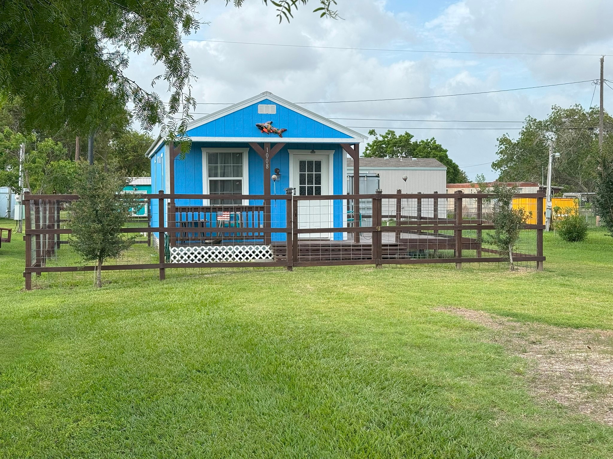 1008 W Dallas Avenue Property Photo 7