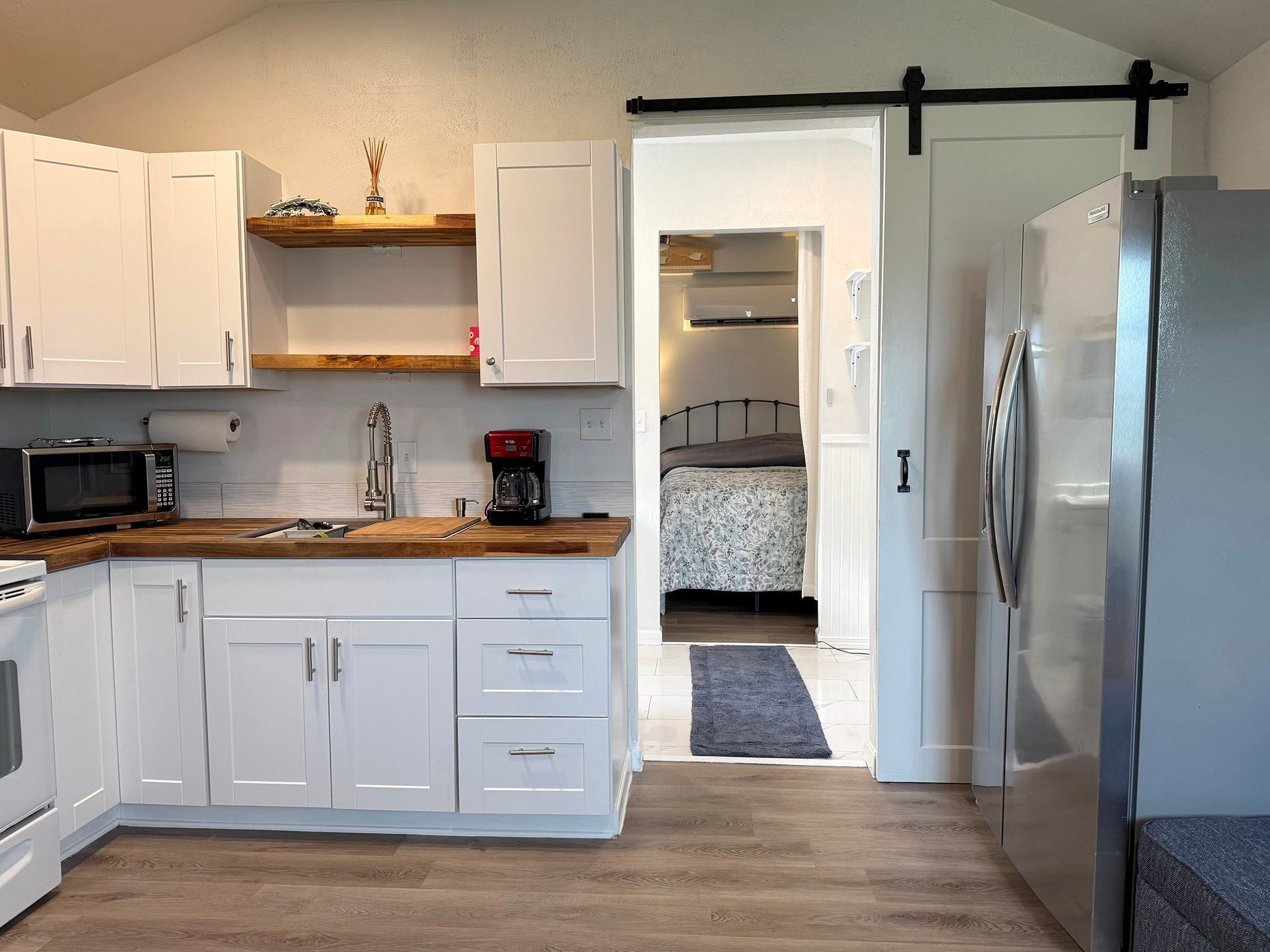 1008 W Dallas Avenue Property Photo 15