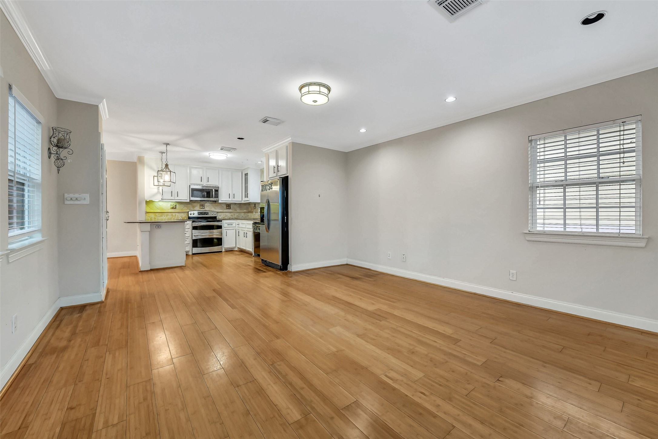 1110 64th Street Property Photo 4