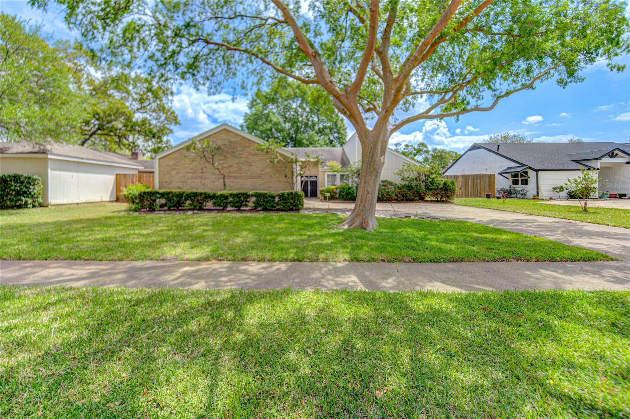 1063 Apache Falls Drive Property Photo 1