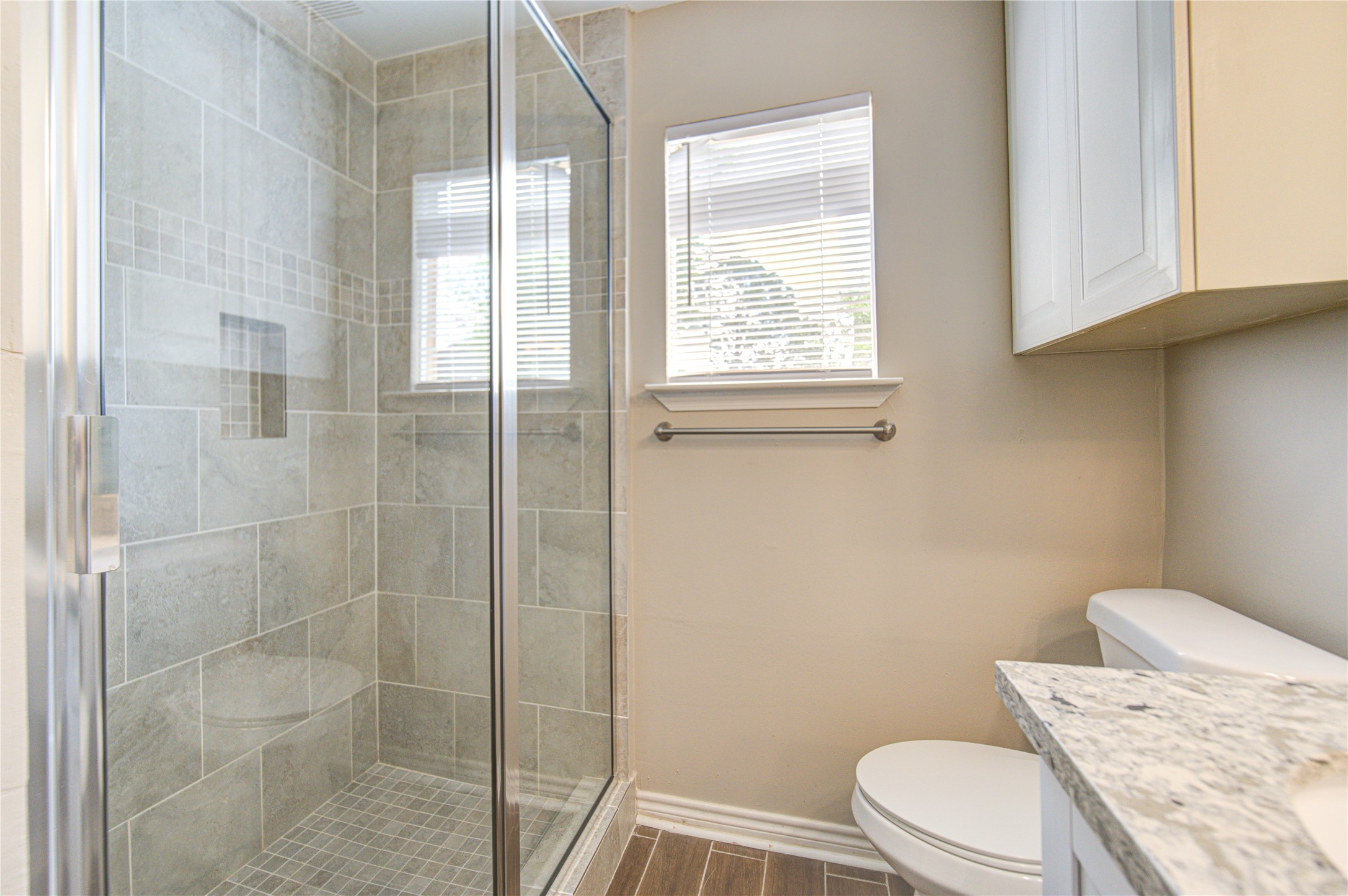 1063 Apache Falls Drive Property Photo 12
