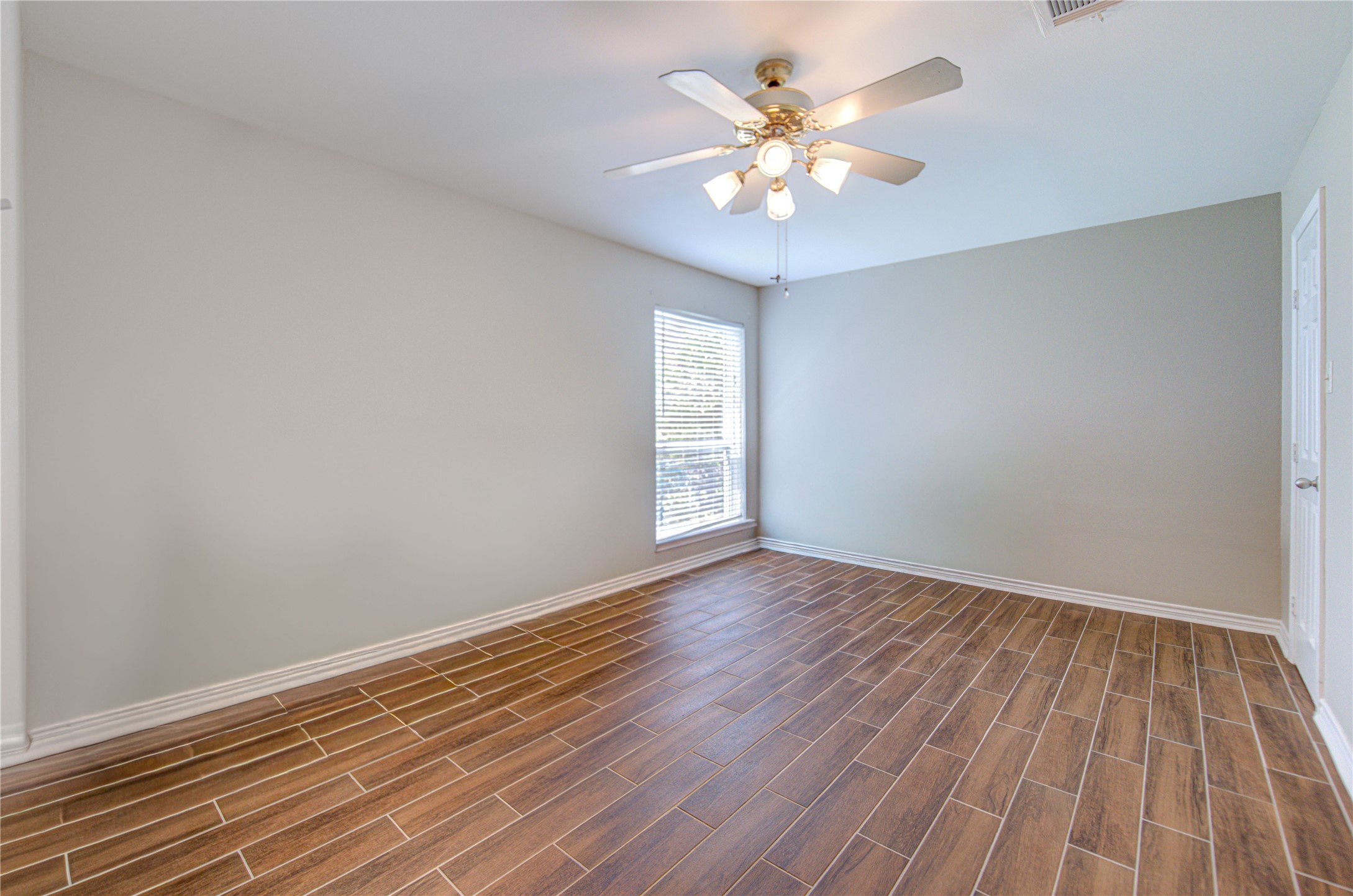 1063 Apache Falls Drive Property Photo 13