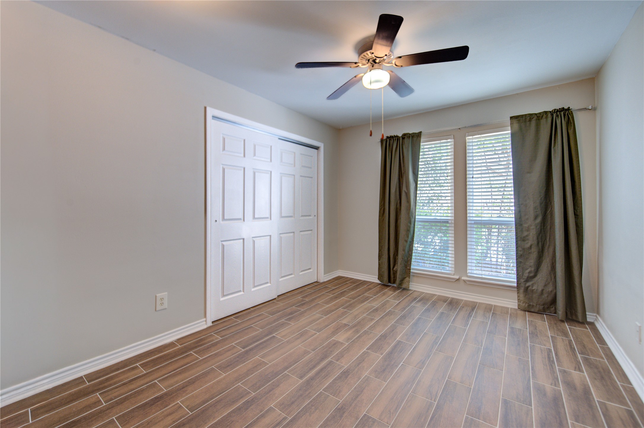 1063 Apache Falls Drive Property Photo 15