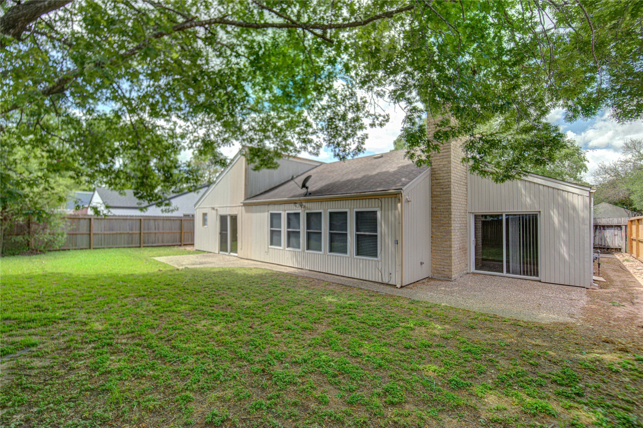 1063 Apache Falls Drive Property Photo 22